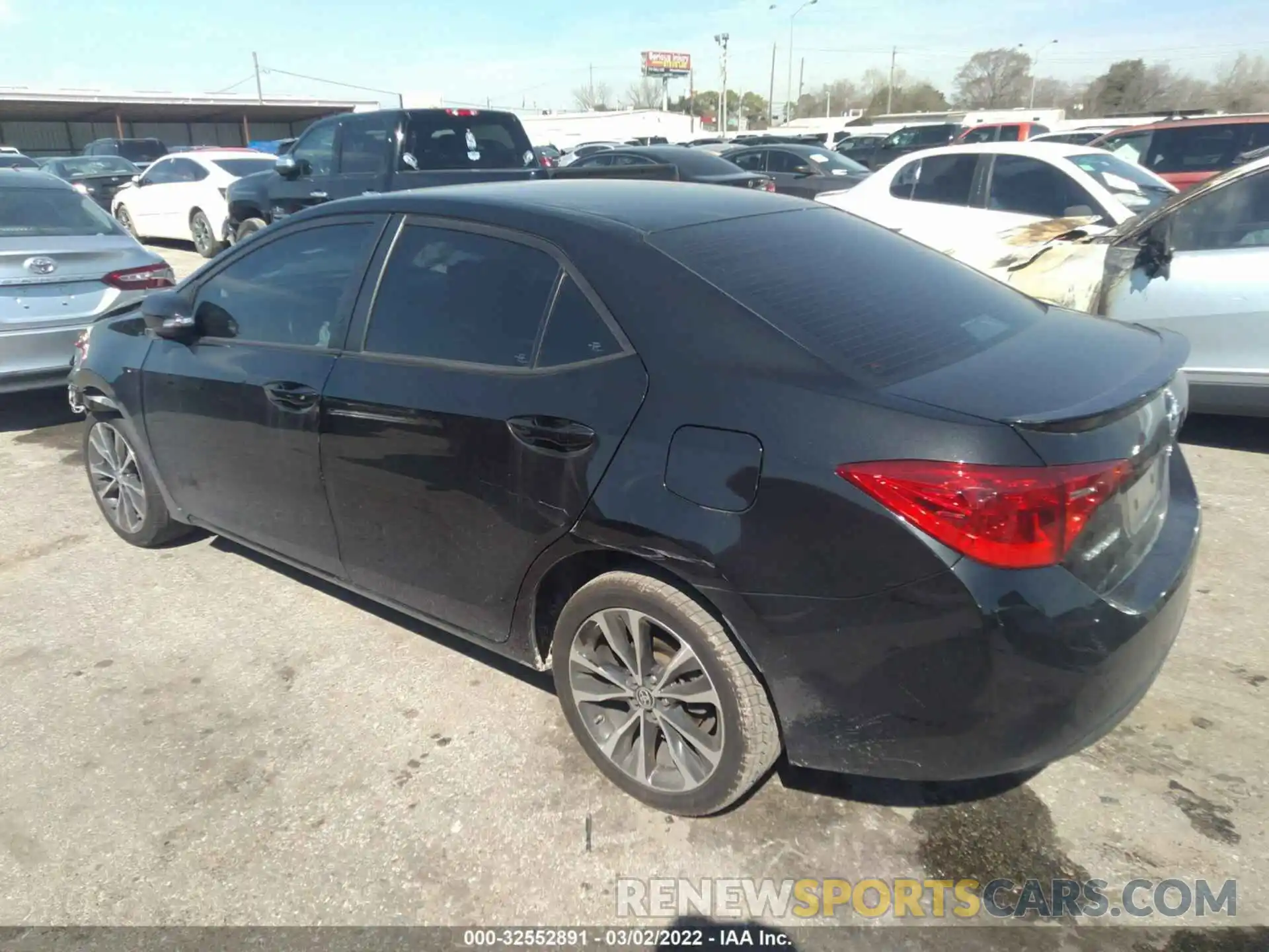 3 Photograph of a damaged car 5YFBURHE9KP941750 TOYOTA COROLLA 2019