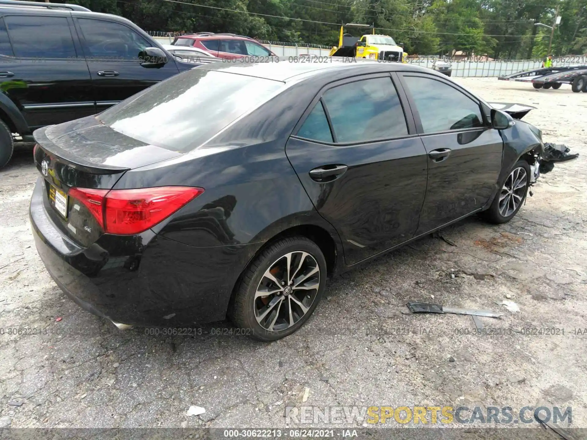 4 Photograph of a damaged car 5YFBURHE9KP941909 TOYOTA COROLLA 2019