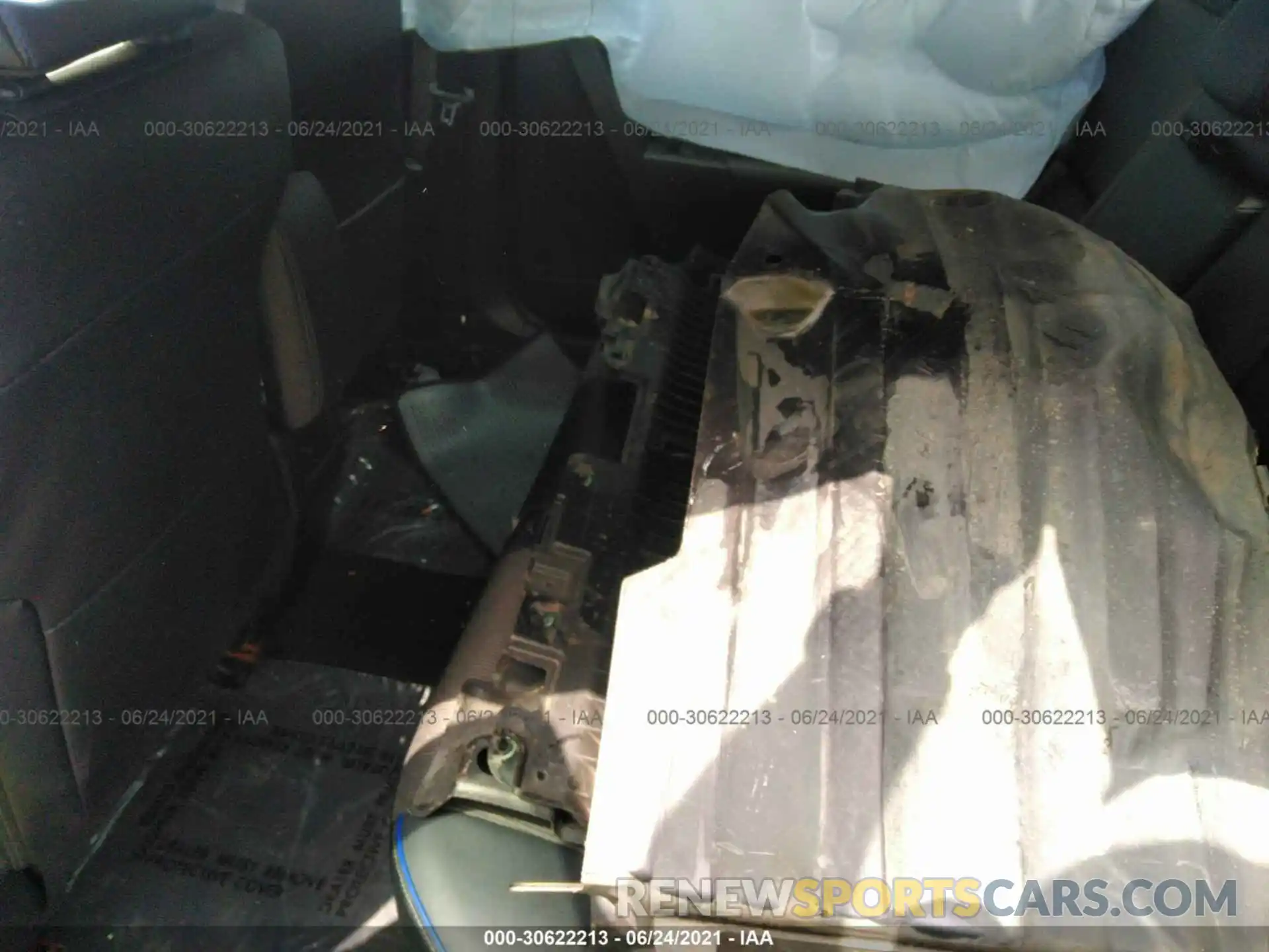 8 Photograph of a damaged car 5YFBURHE9KP941909 TOYOTA COROLLA 2019