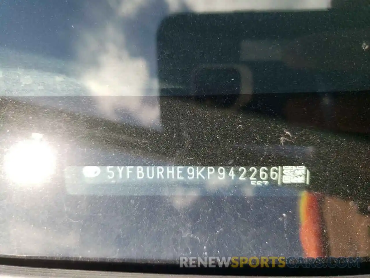 10 Photograph of a damaged car 5YFBURHE9KP942266 TOYOTA COROLLA 2019