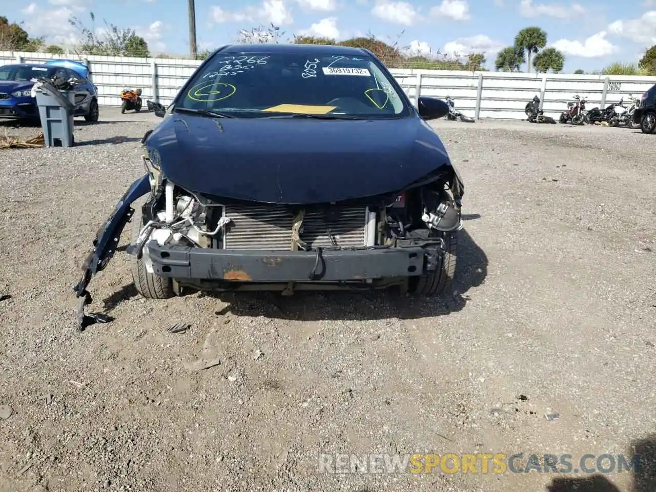 9 Photograph of a damaged car 5YFBURHE9KP942266 TOYOTA COROLLA 2019