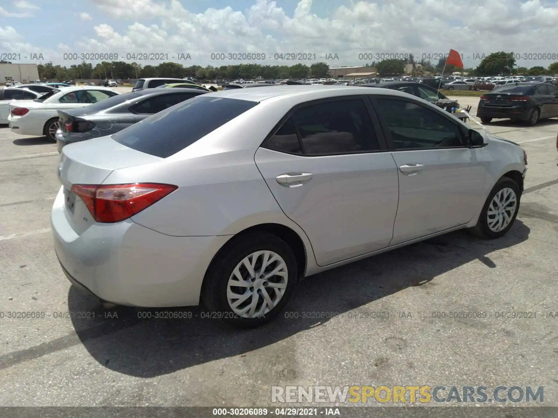 4 Photograph of a damaged car 5YFBURHE9KP945491 TOYOTA COROLLA 2019