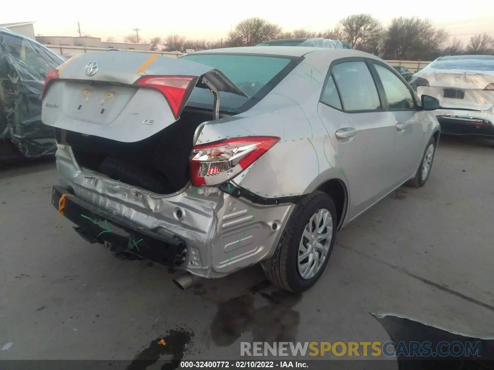 4 Photograph of a damaged car 5YFBURHE9KP946074 TOYOTA COROLLA 2019