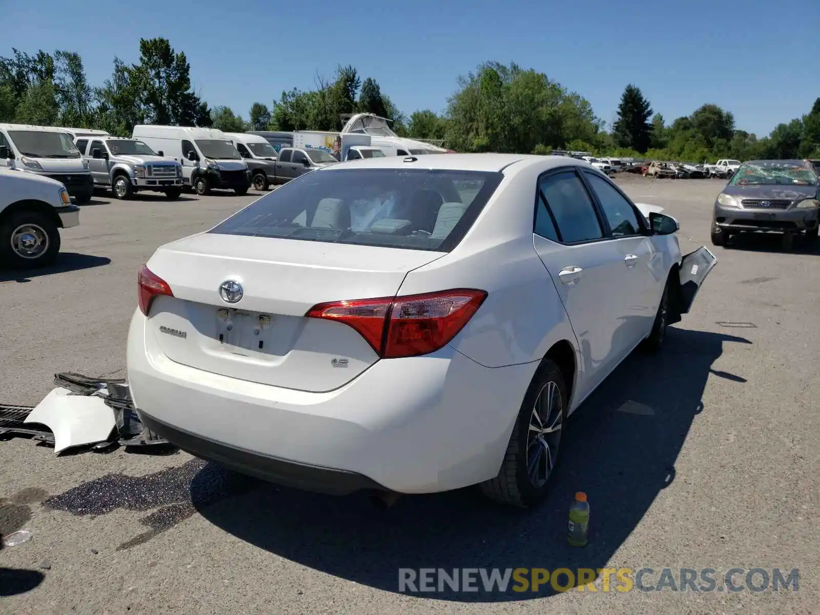 4 Photograph of a damaged car 5YFBURHE9KP946382 TOYOTA COROLLA 2019