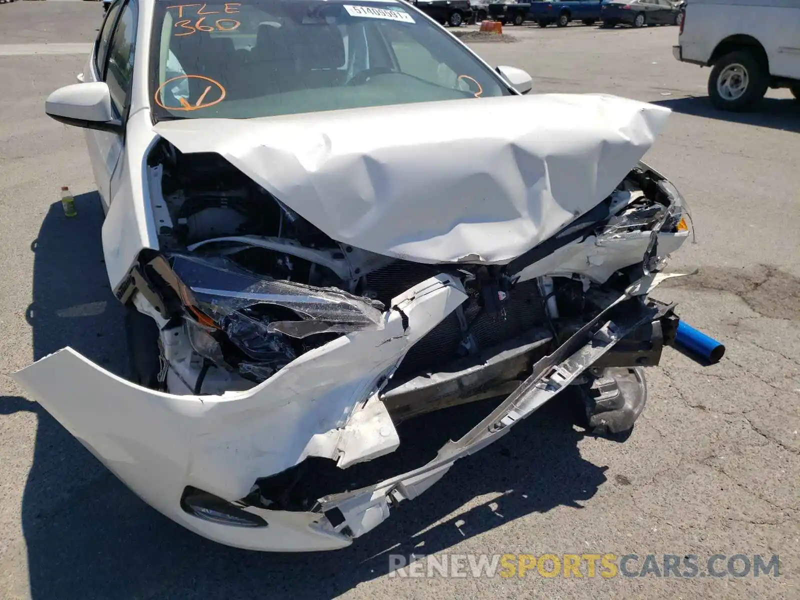 9 Photograph of a damaged car 5YFBURHE9KP946382 TOYOTA COROLLA 2019