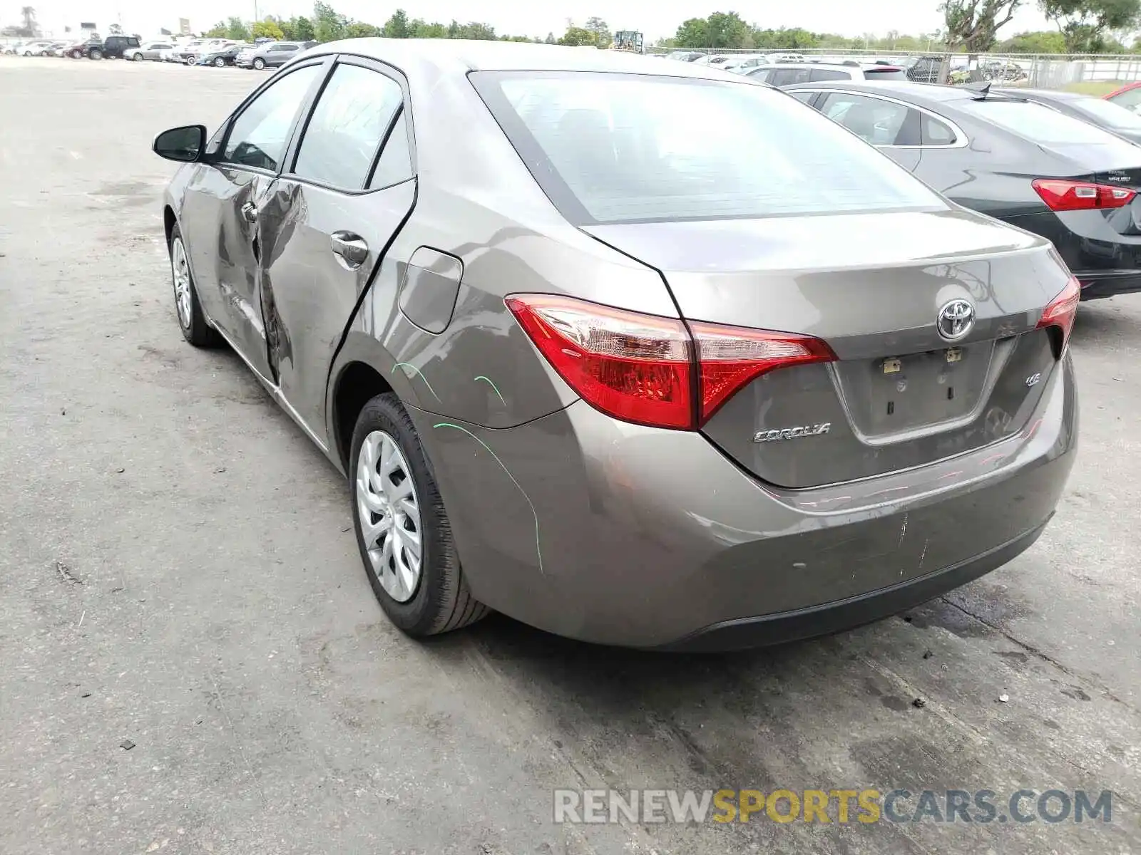 3 Photograph of a damaged car 5YFBURHE9KP947290 TOYOTA COROLLA 2019