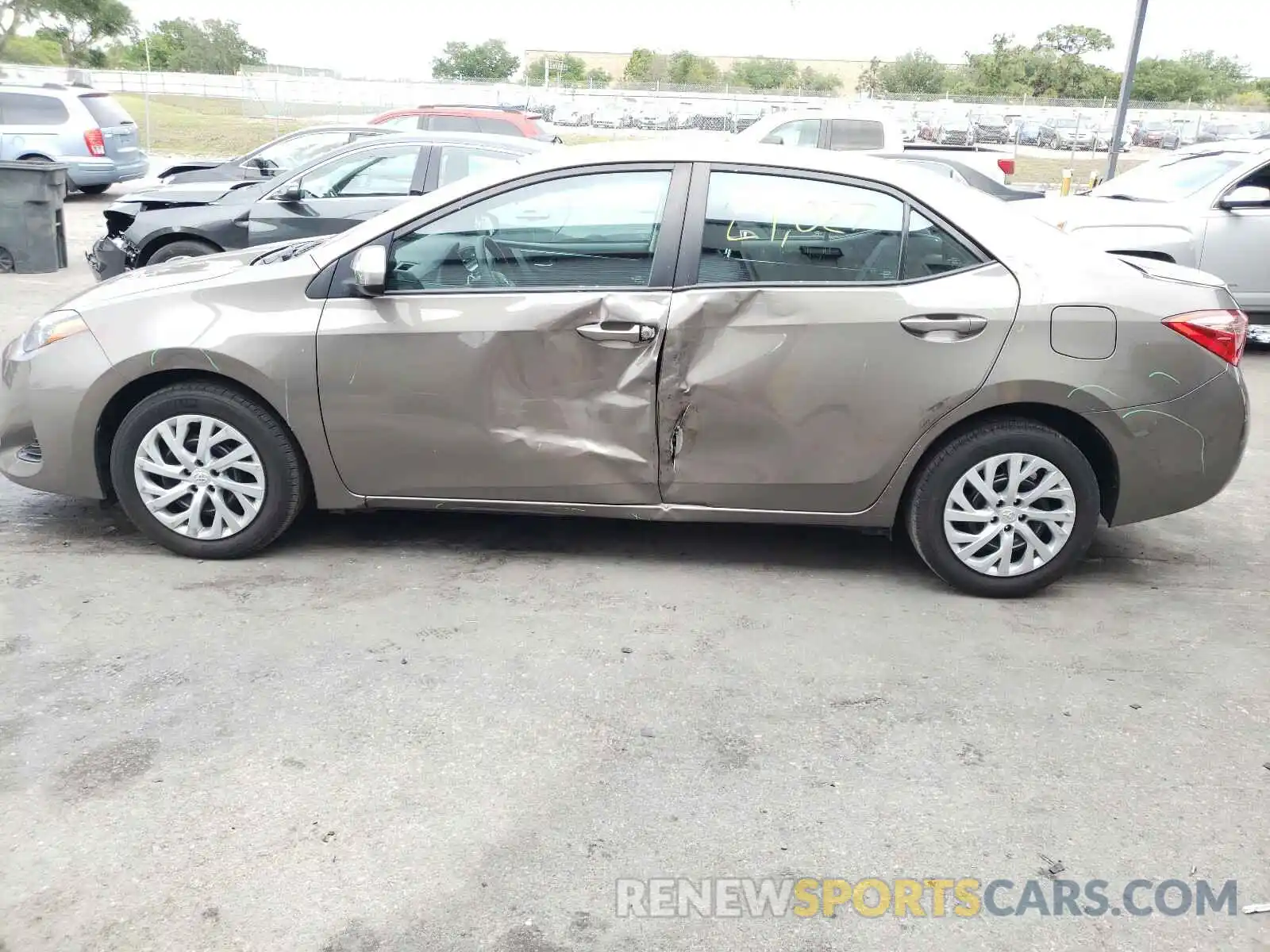 9 Photograph of a damaged car 5YFBURHE9KP947290 TOYOTA COROLLA 2019