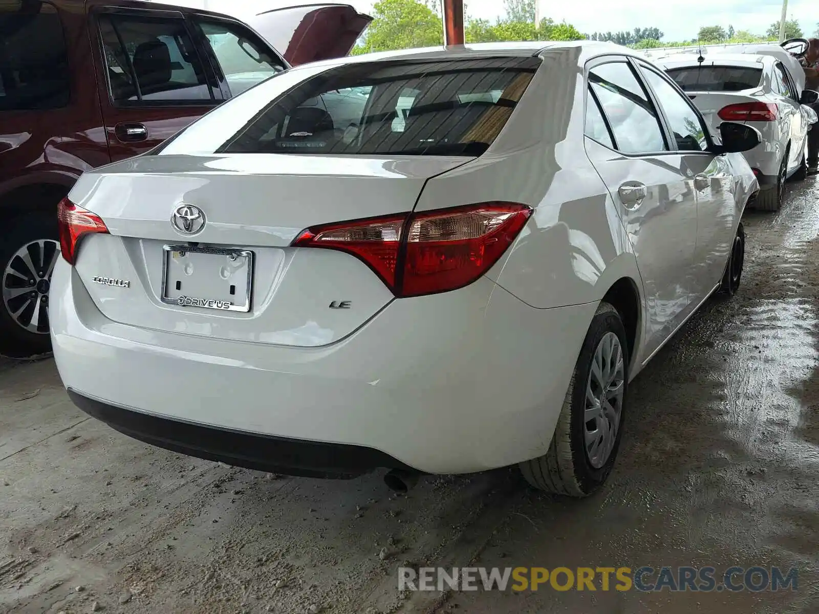 4 Photograph of a damaged car 5YFBURHE9KP947452 TOYOTA COROLLA 2019