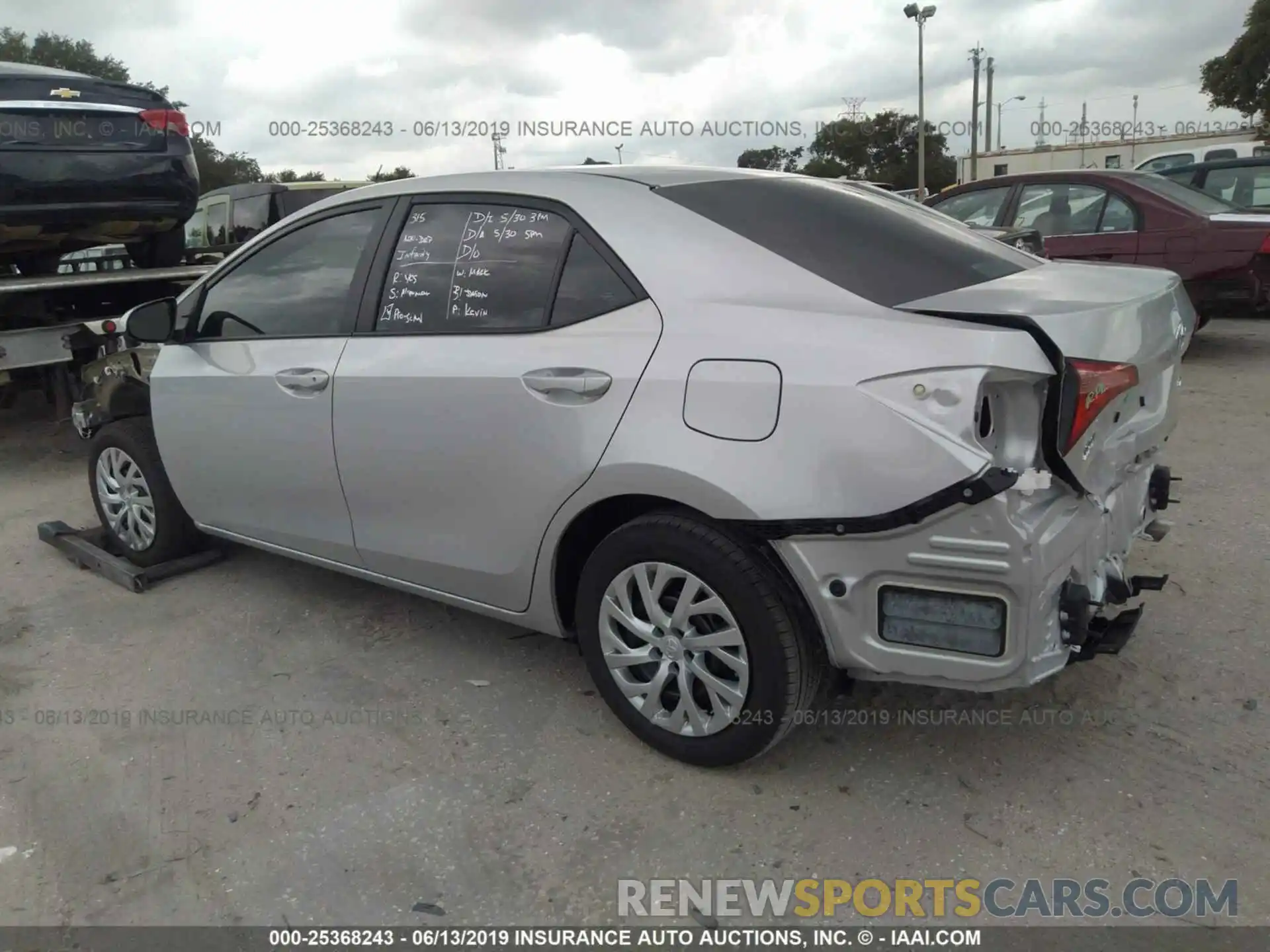 3 Photograph of a damaged car 5YFBURHE9KP947628 TOYOTA COROLLA 2019