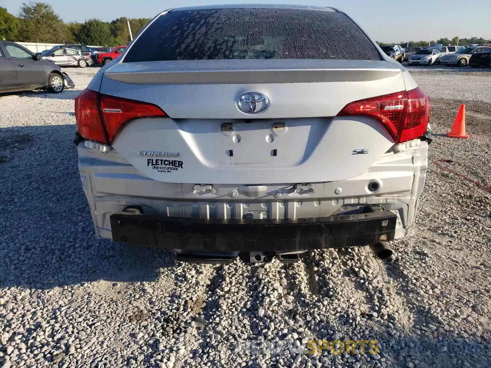 10 Photograph of a damaged car 5YFBURHE9KP948438 TOYOTA COROLLA 2019