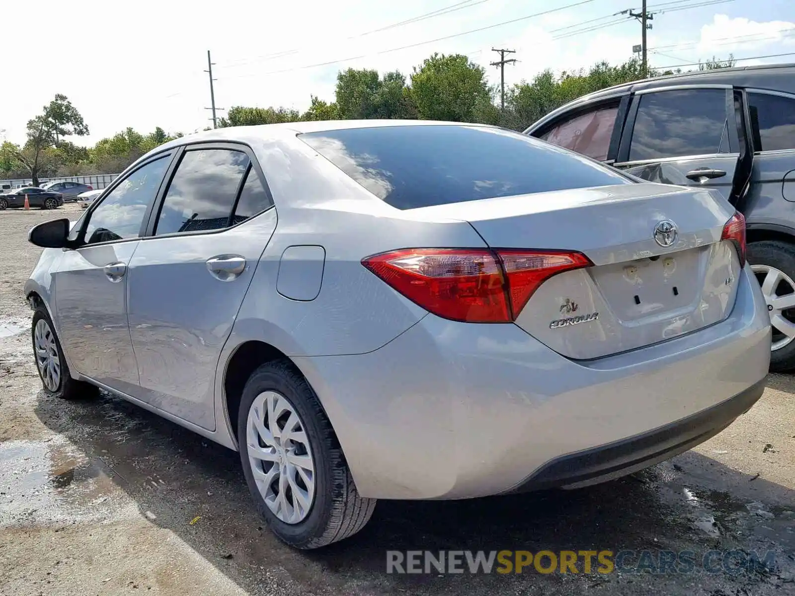 3 Photograph of a damaged car 5YFBURHE9KP948553 TOYOTA COROLLA 2019