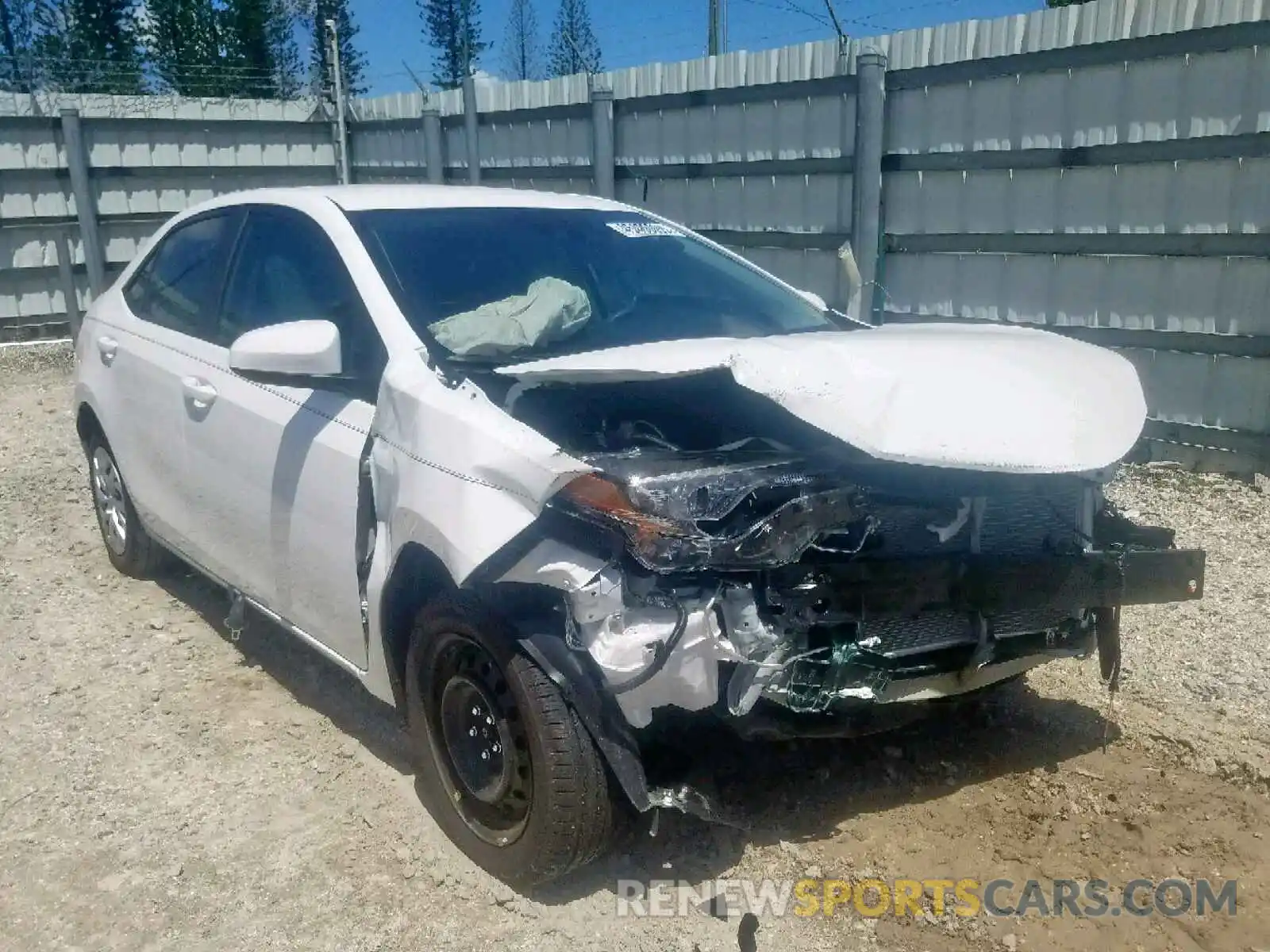 1 Photograph of a damaged car 5YFBURHE9KP949539 TOYOTA COROLLA 2019