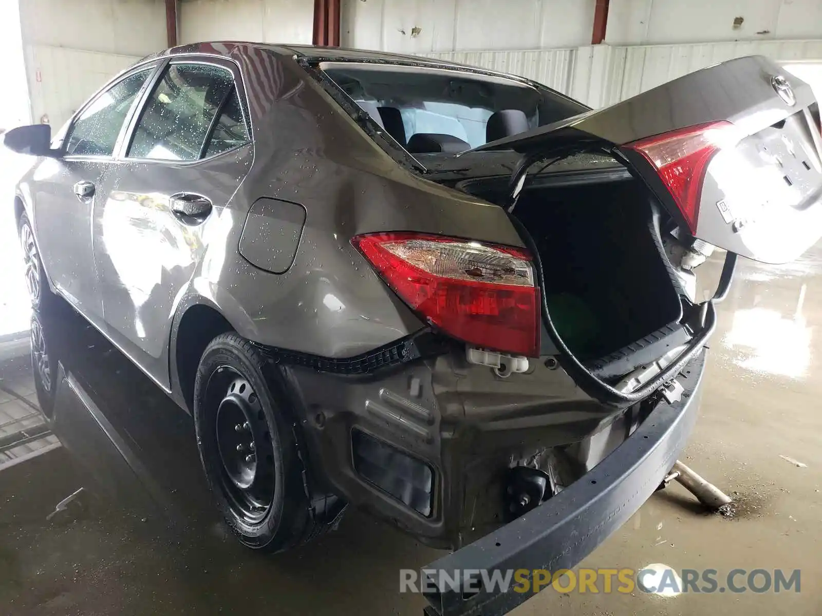 3 Photograph of a damaged car 5YFBURHE9KP949816 TOYOTA COROLLA 2019