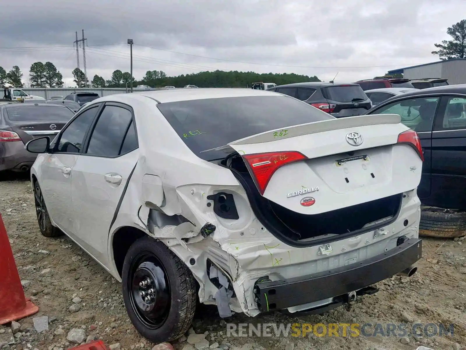 3 Photograph of a damaged car 5YFBURHEXKP856187 TOYOTA COROLLA 2019