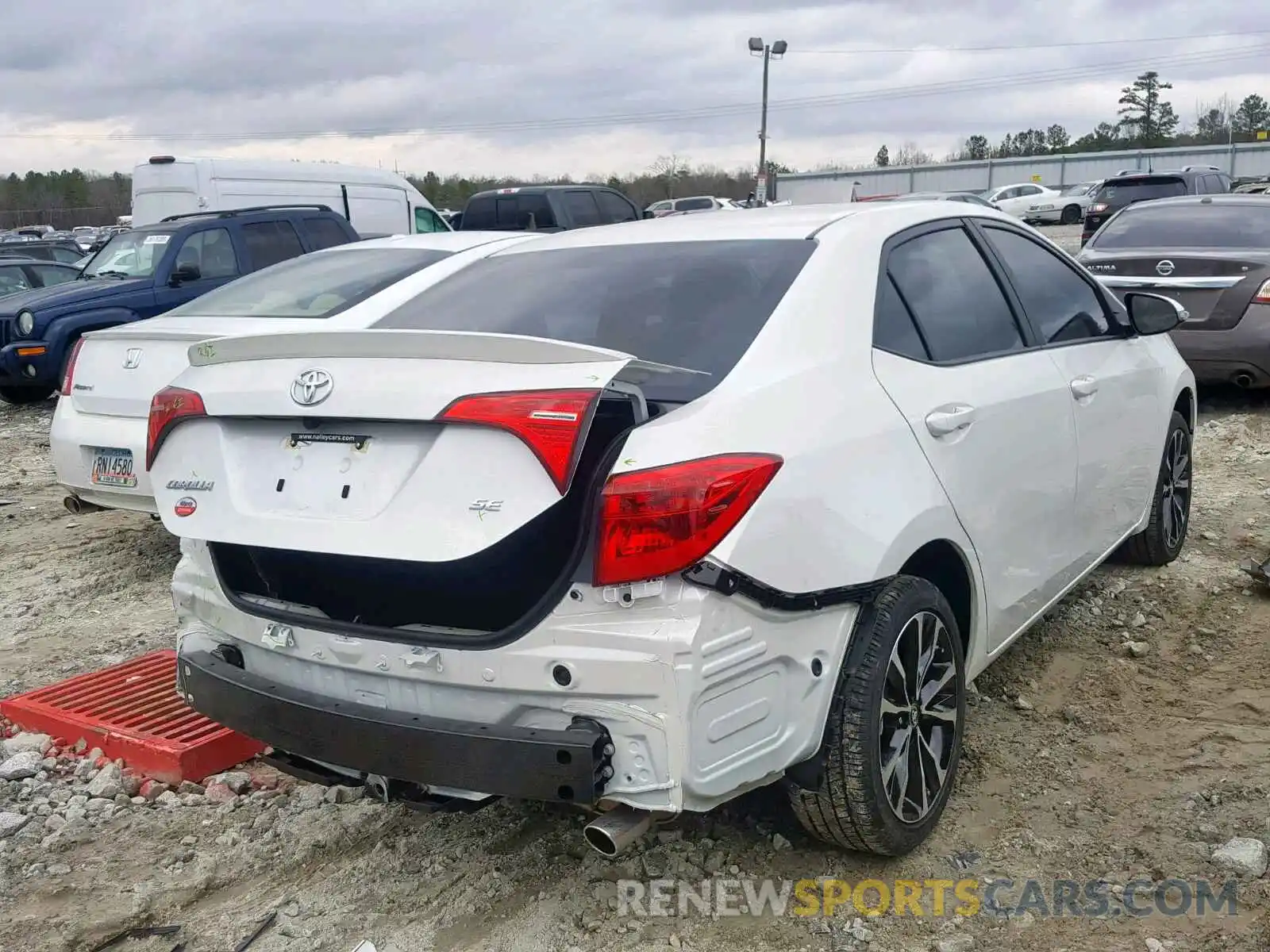 4 Photograph of a damaged car 5YFBURHEXKP856187 TOYOTA COROLLA 2019