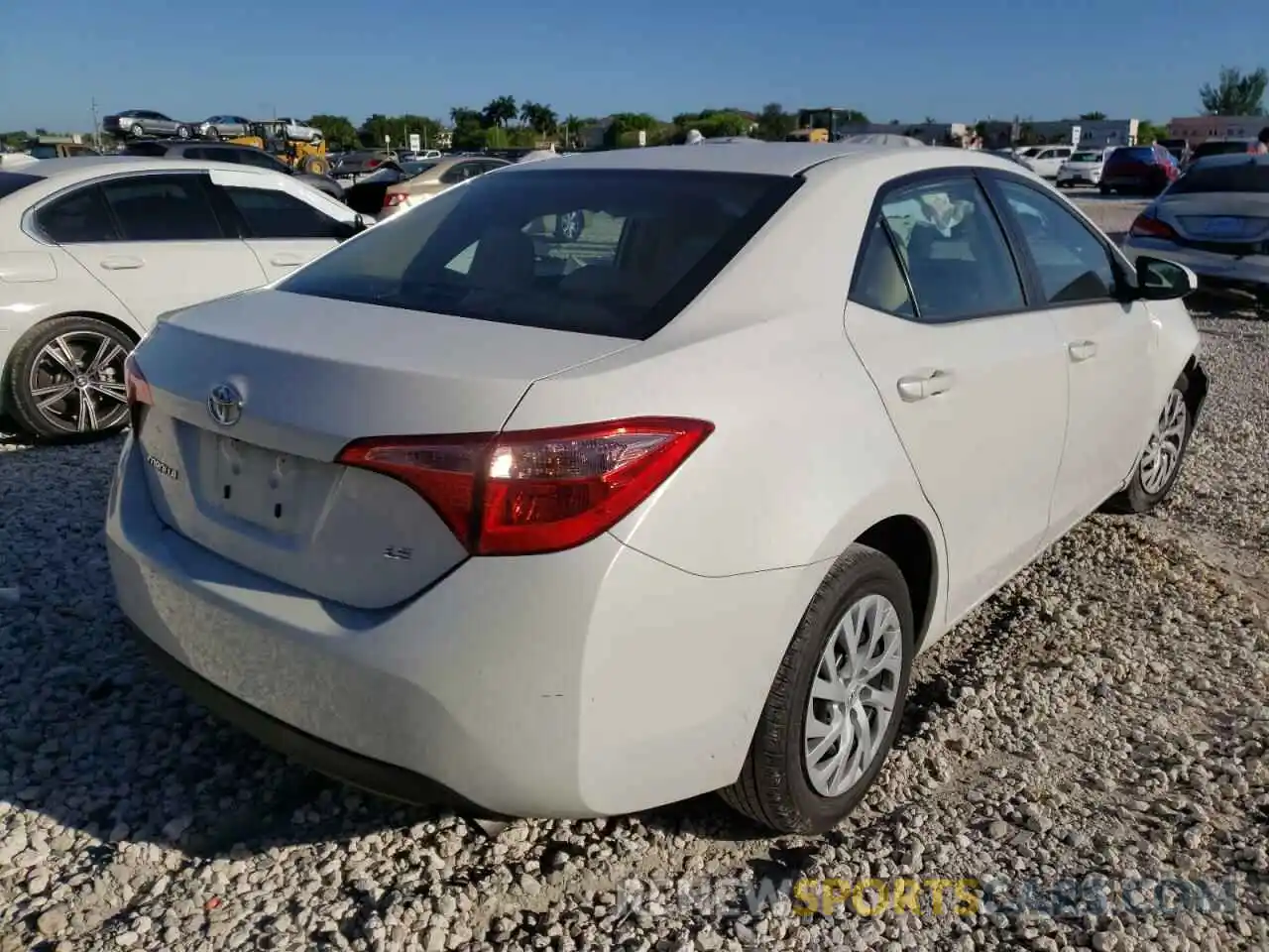 4 Photograph of a damaged car 5YFBURHEXKP857582 TOYOTA COROLLA 2019