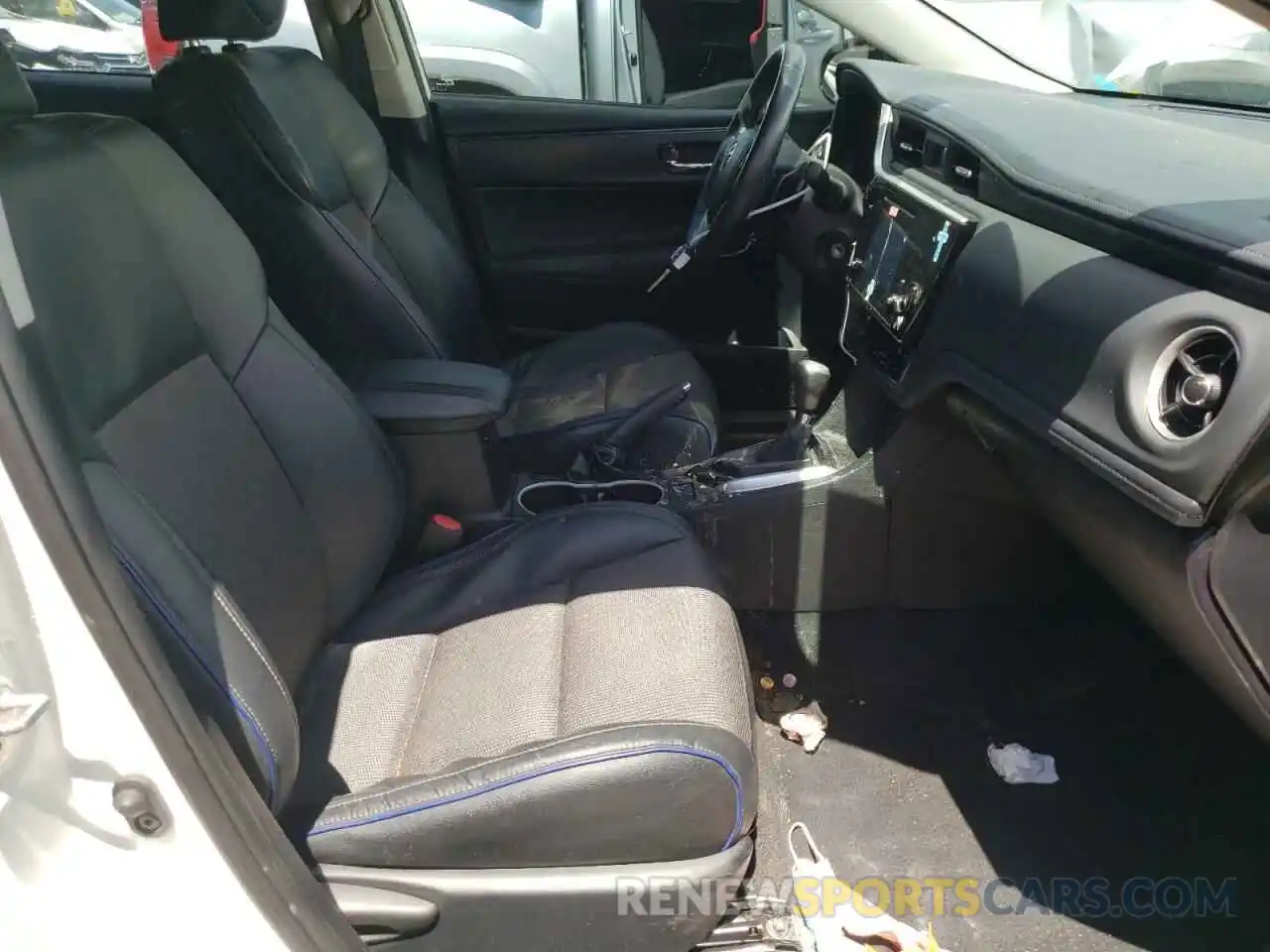 5 Photograph of a damaged car 5YFBURHEXKP857856 TOYOTA COROLLA 2019