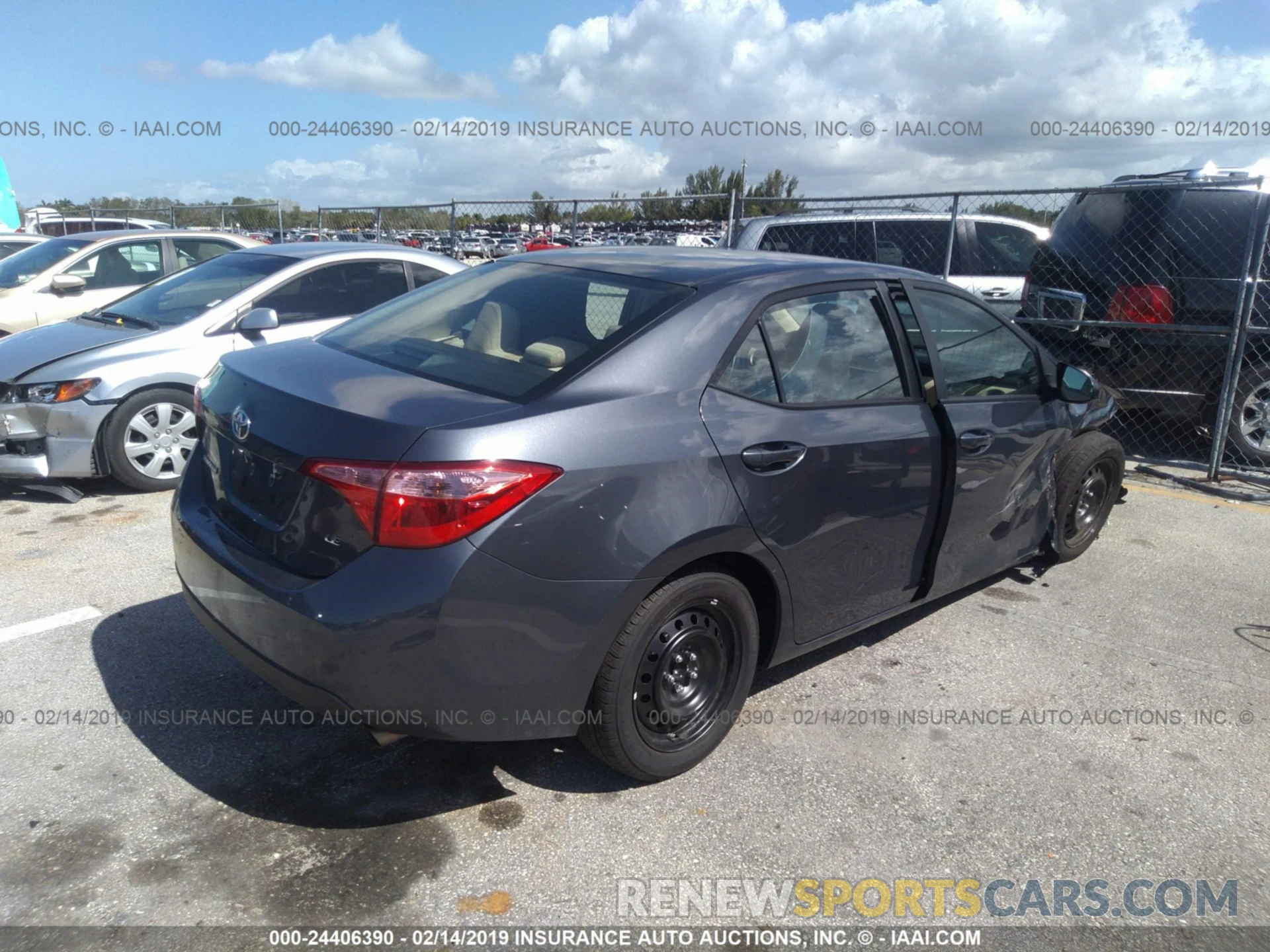 4 Photograph of a damaged car 5YFBURHEXKP858005 TOYOTA COROLLA 2019