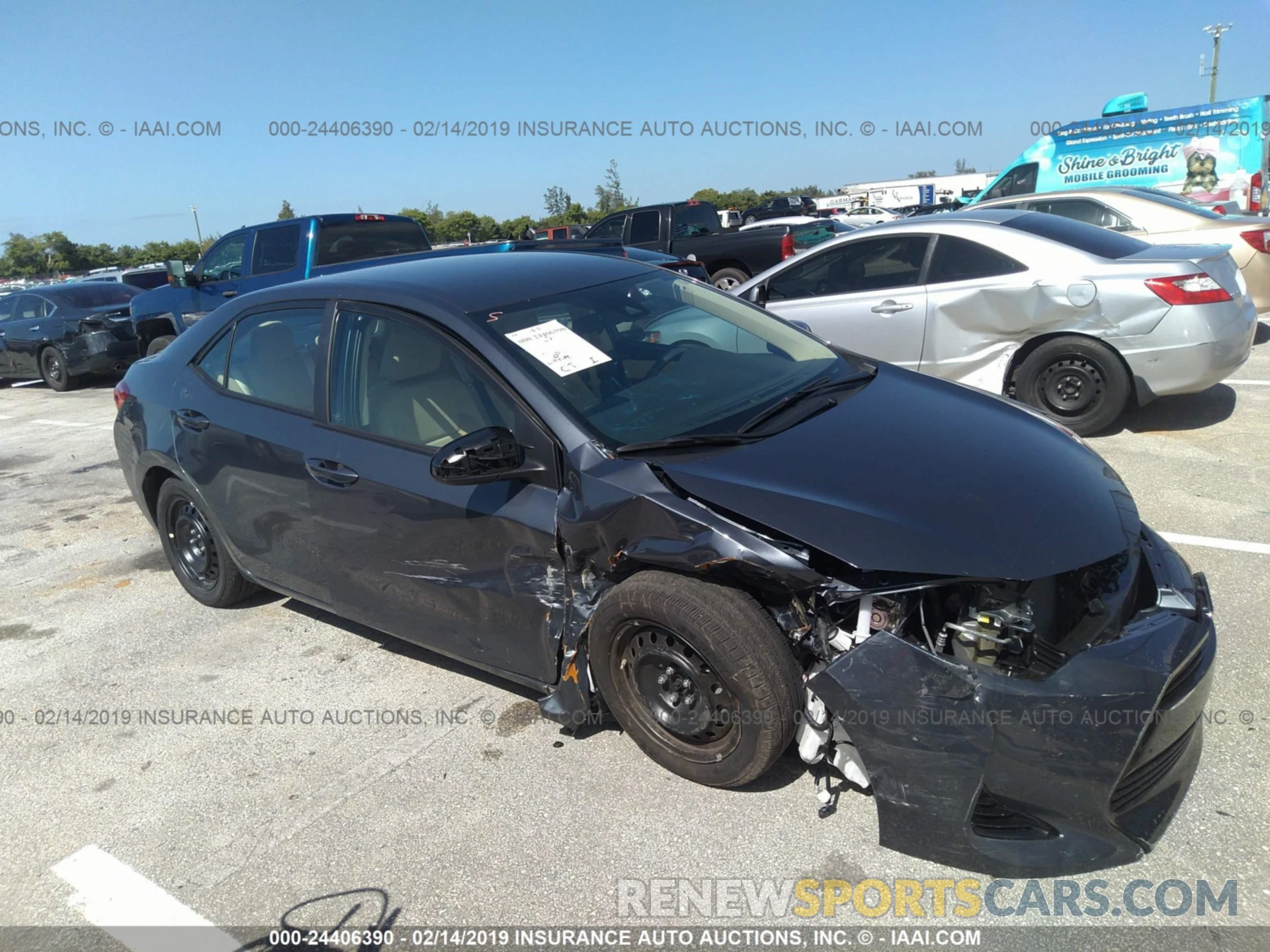 6 Photograph of a damaged car 5YFBURHEXKP858005 TOYOTA COROLLA 2019