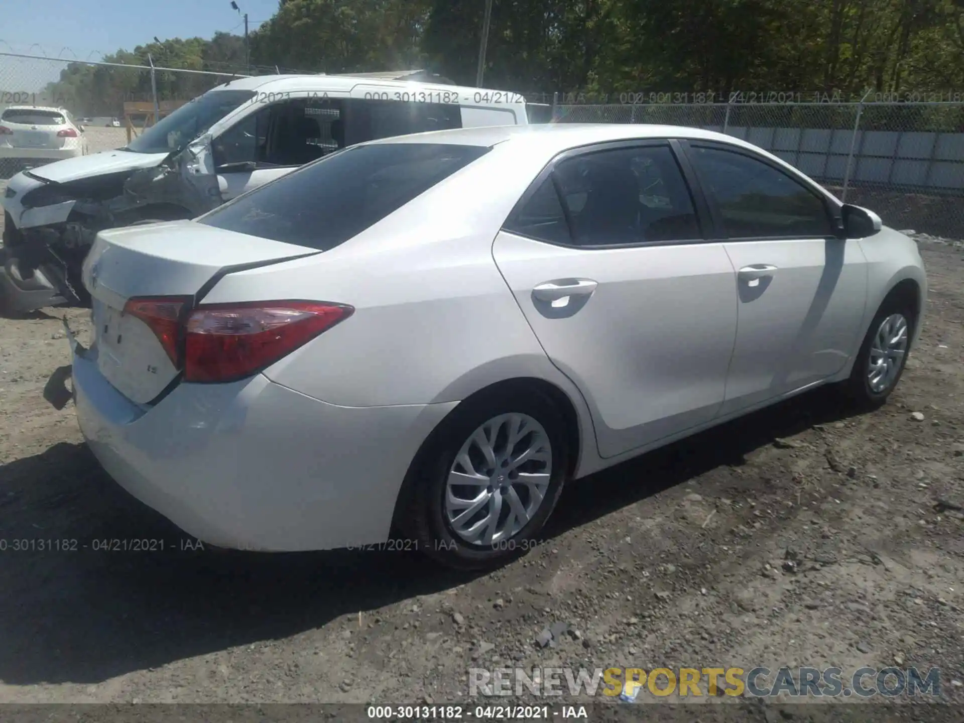 4 Photograph of a damaged car 5YFBURHEXKP858022 TOYOTA COROLLA 2019