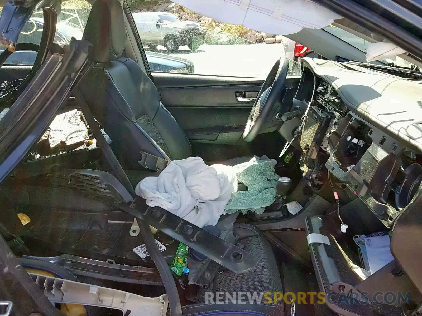 5 Photograph of a damaged car 5YFBURHEXKP858232 TOYOTA COROLLA 2019