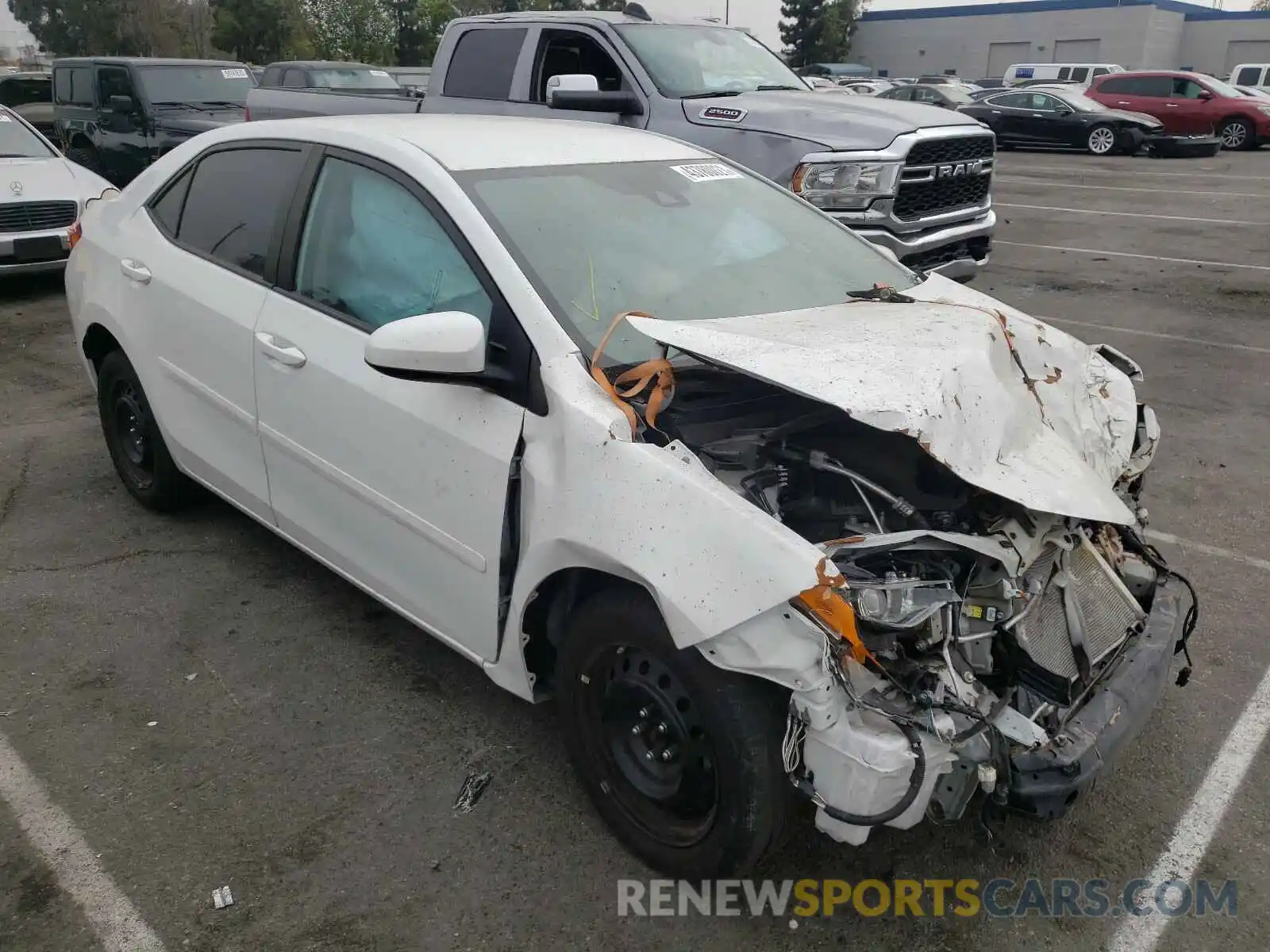 1 Photograph of a damaged car 5YFBURHEXKP858327 TOYOTA COROLLA 2019