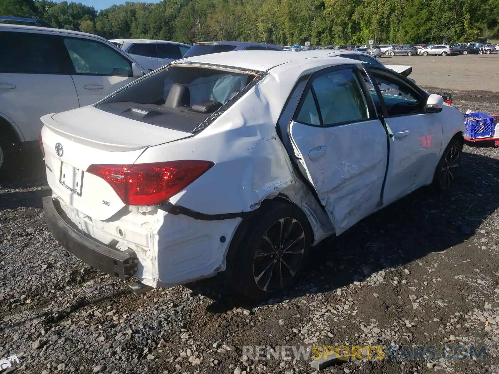 4 Photograph of a damaged car 5YFBURHEXKP858408 TOYOTA COROLLA 2019