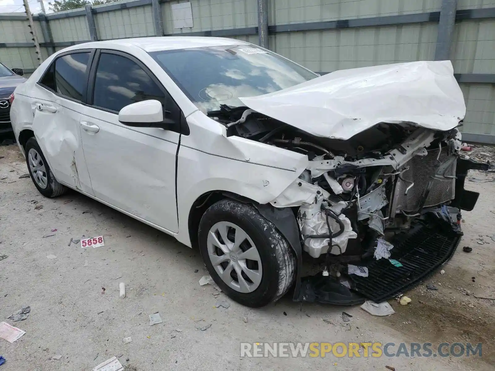 1 Photograph of a damaged car 5YFBURHEXKP858649 TOYOTA COROLLA 2019