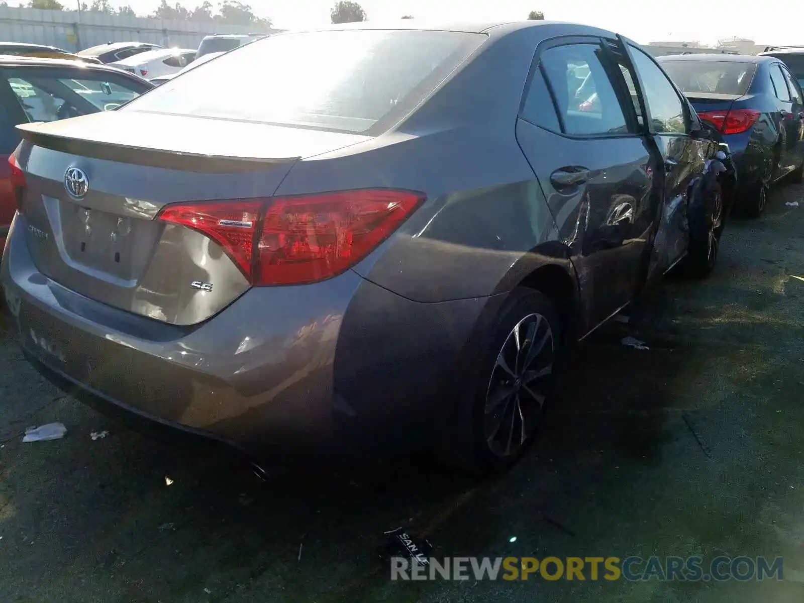 4 Photograph of a damaged car 5YFBURHEXKP858733 TOYOTA COROLLA 2019