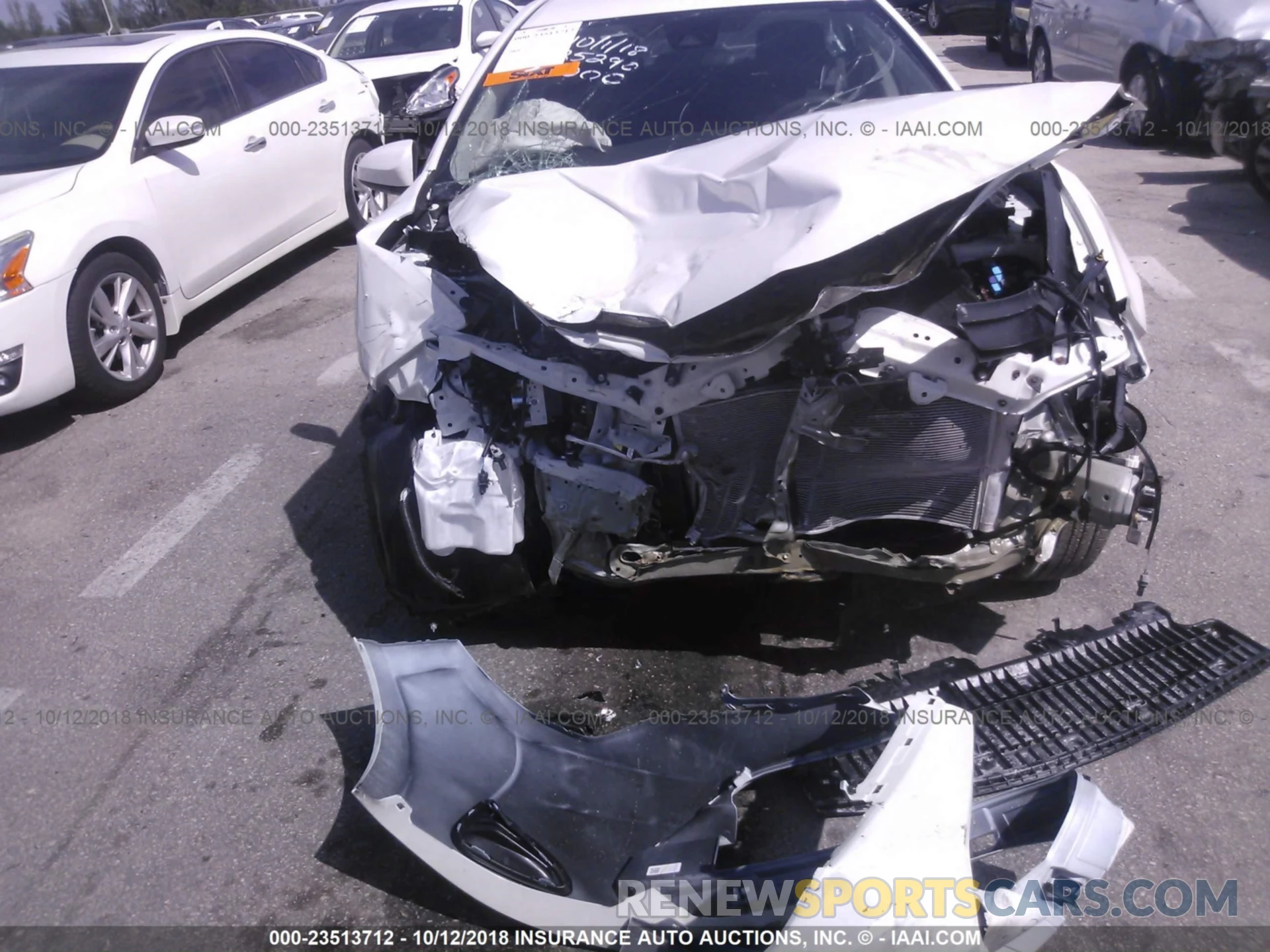 6 Photograph of a damaged car 5YFBURHEXKP860000 Toyota Corolla 2019