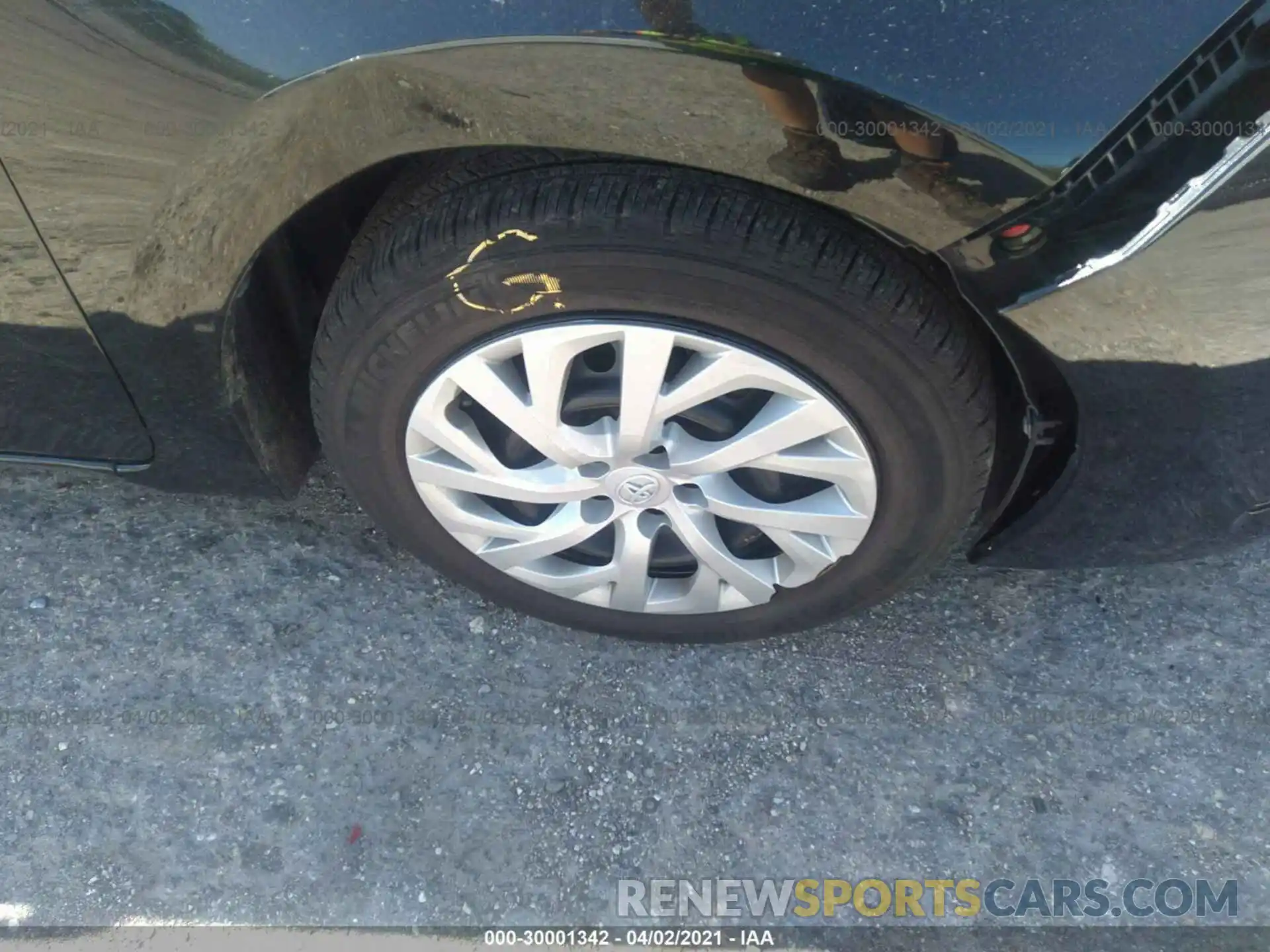 14 Photograph of a damaged car 5YFBURHEXKP860465 TOYOTA COROLLA 2019