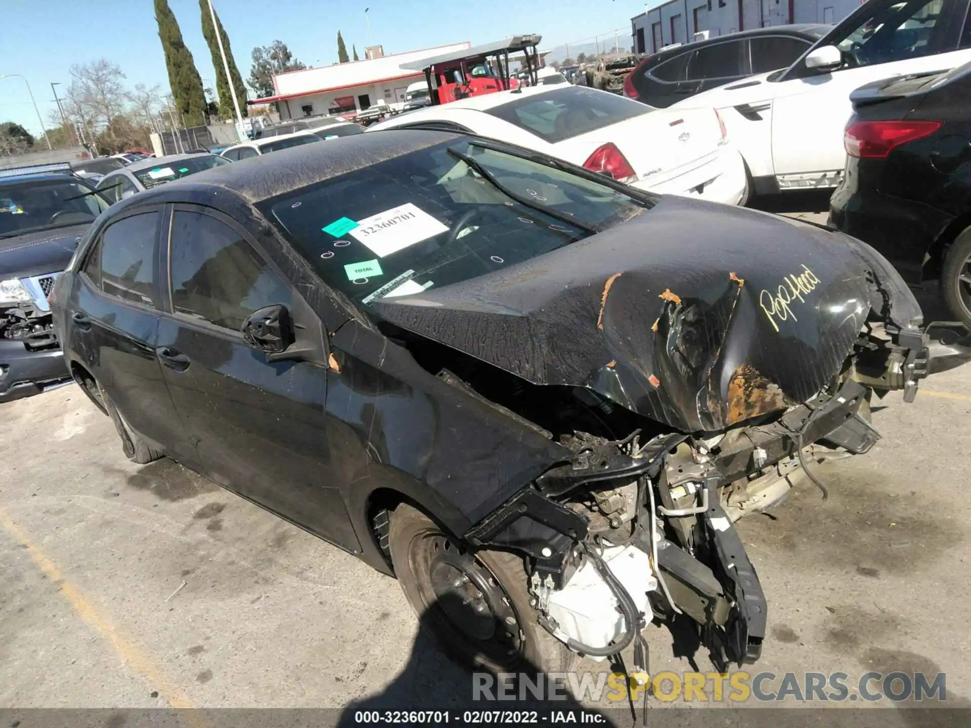 1 Photograph of a damaged car 5YFBURHEXKP860532 TOYOTA COROLLA 2019