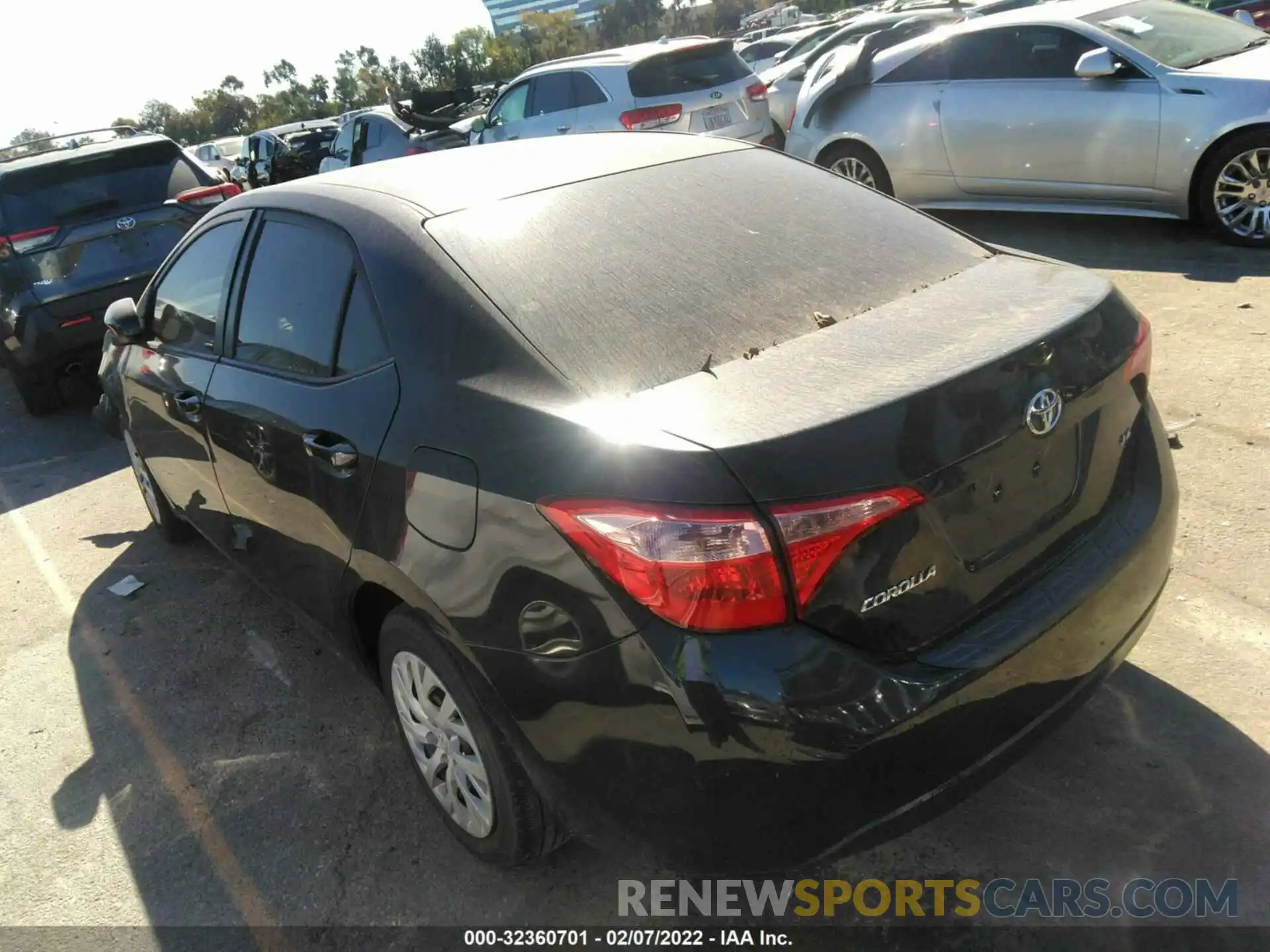 3 Photograph of a damaged car 5YFBURHEXKP860532 TOYOTA COROLLA 2019