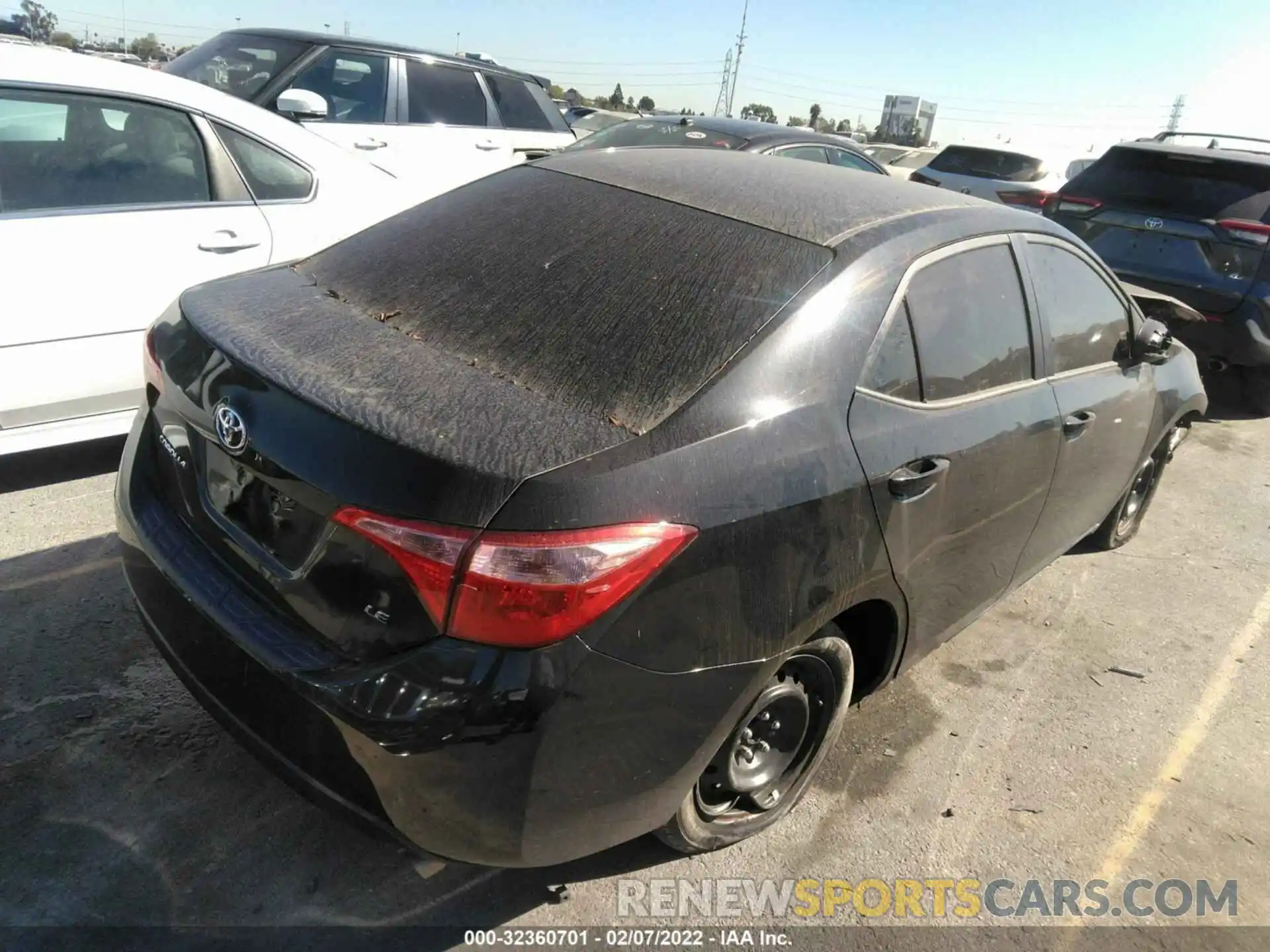 4 Photograph of a damaged car 5YFBURHEXKP860532 TOYOTA COROLLA 2019