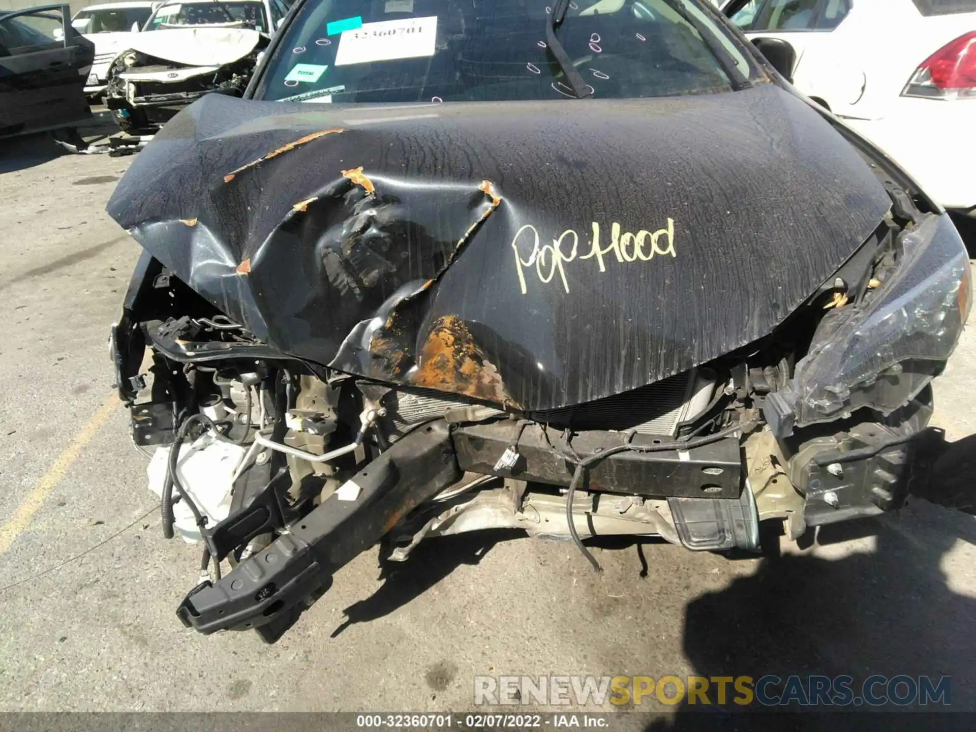 6 Photograph of a damaged car 5YFBURHEXKP860532 TOYOTA COROLLA 2019