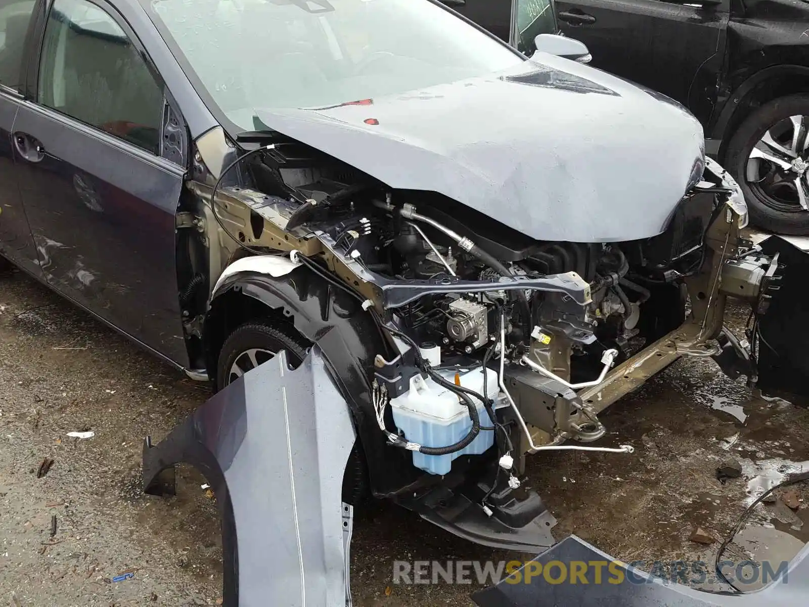 9 Photograph of a damaged car 5YFBURHEXKP861163 TOYOTA COROLLA 2019