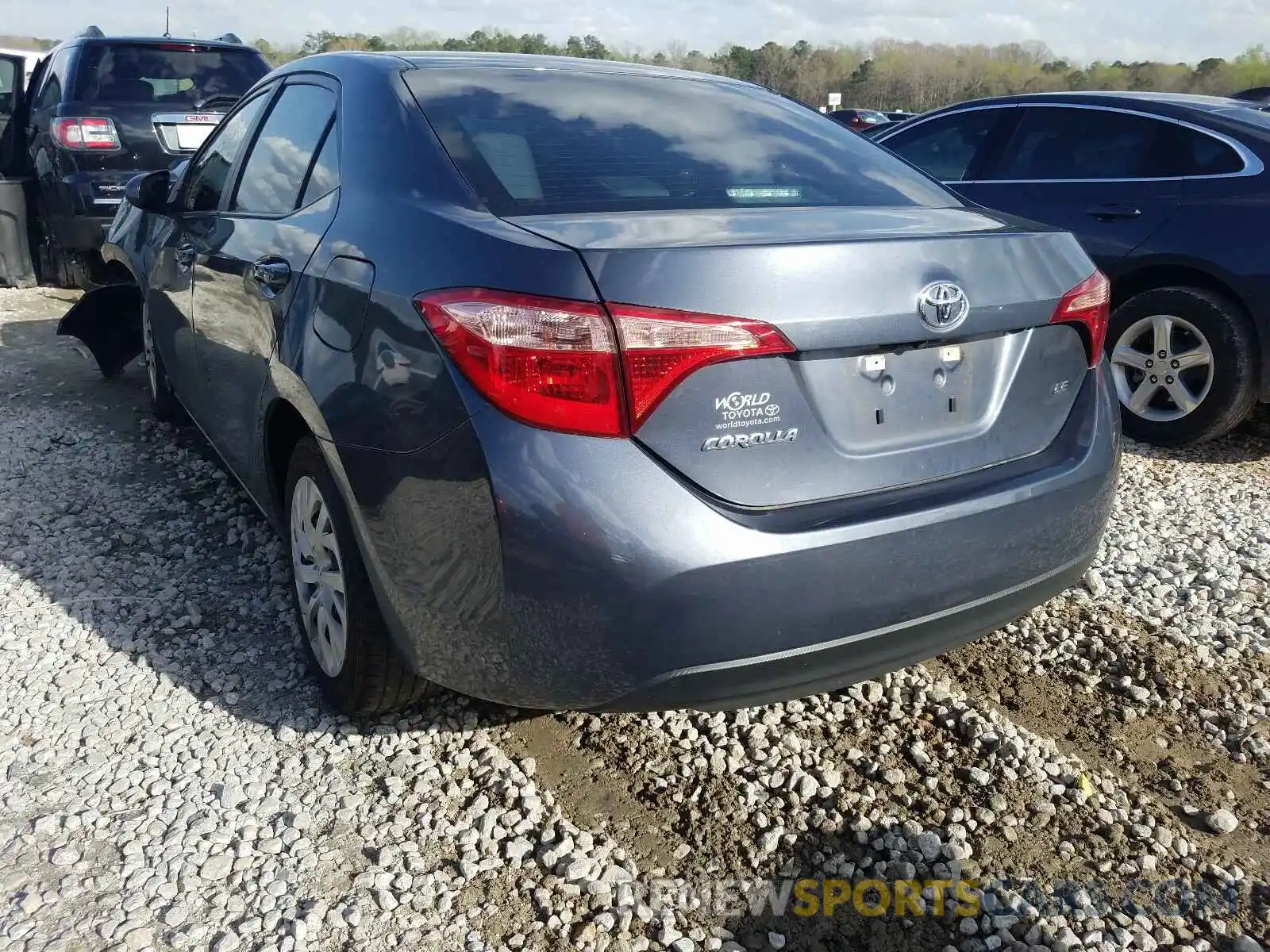 3 Photograph of a damaged car 5YFBURHEXKP861227 TOYOTA COROLLA 2019