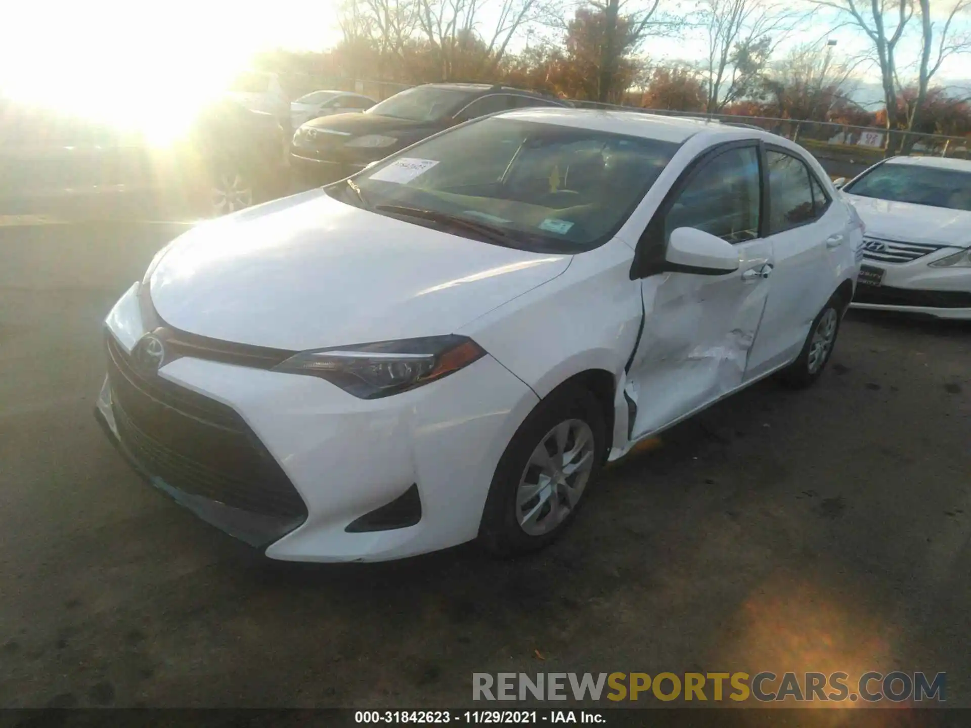 2 Photograph of a damaged car 5YFBURHEXKP861261 TOYOTA COROLLA 2019