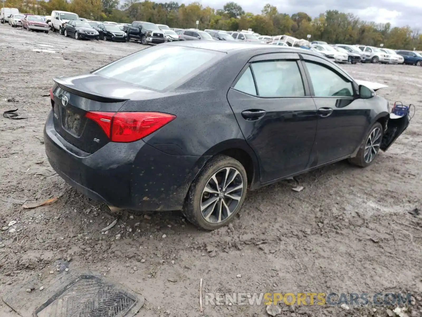 4 Photograph of a damaged car 5YFBURHEXKP861387 TOYOTA COROLLA 2019