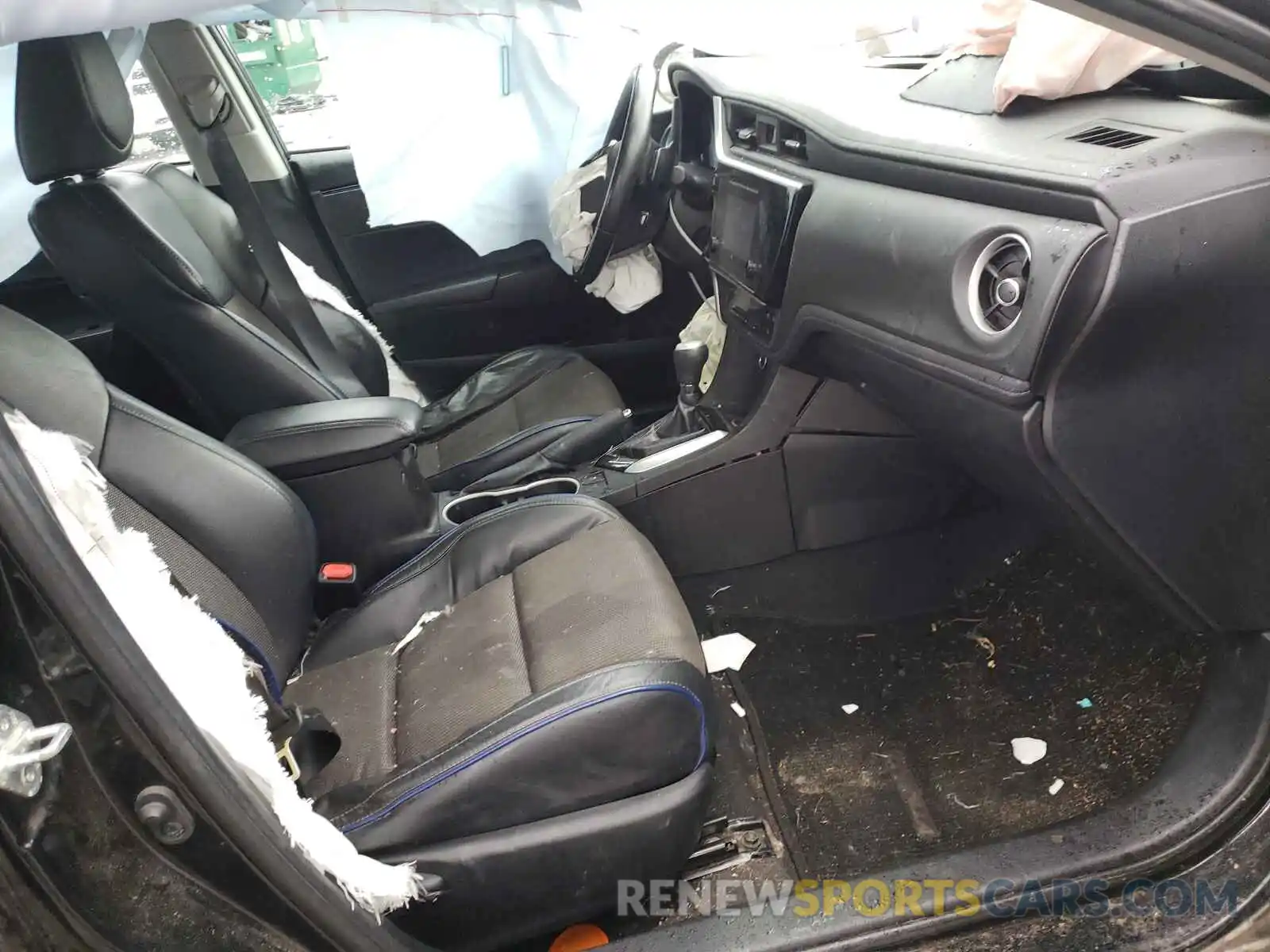 5 Photograph of a damaged car 5YFBURHEXKP861387 TOYOTA COROLLA 2019