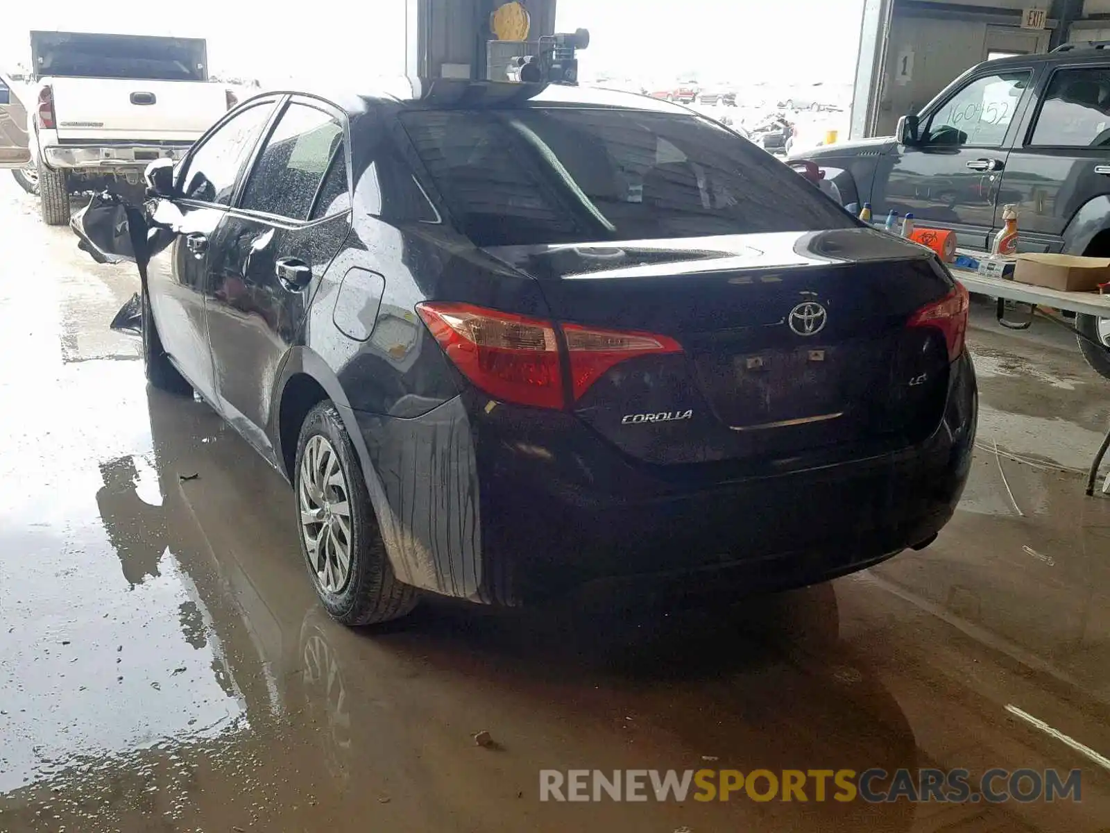 3 Photograph of a damaged car 5YFBURHEXKP861633 TOYOTA COROLLA 2019