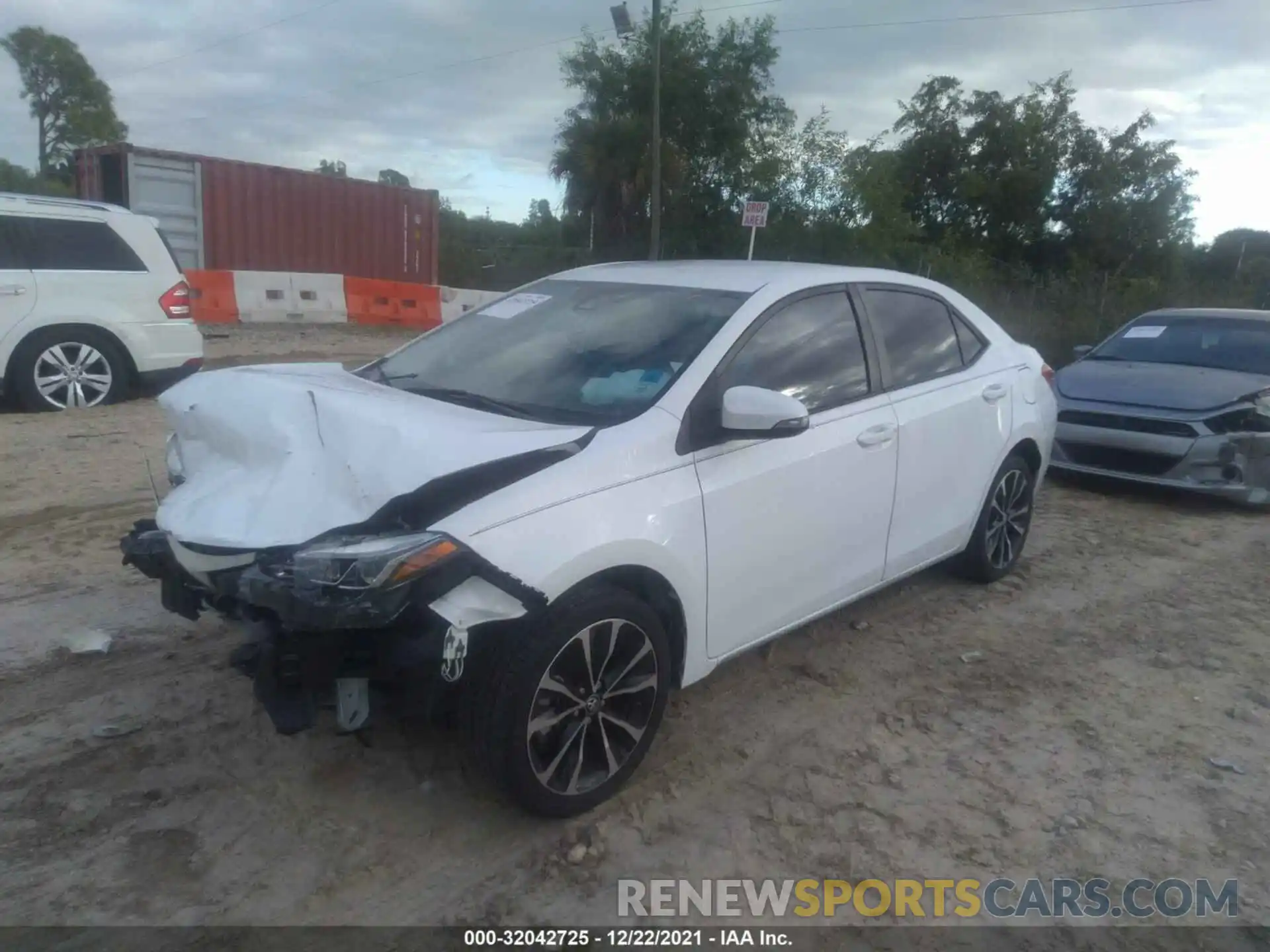 2 Photograph of a damaged car 5YFBURHEXKP861809 TOYOTA COROLLA 2019