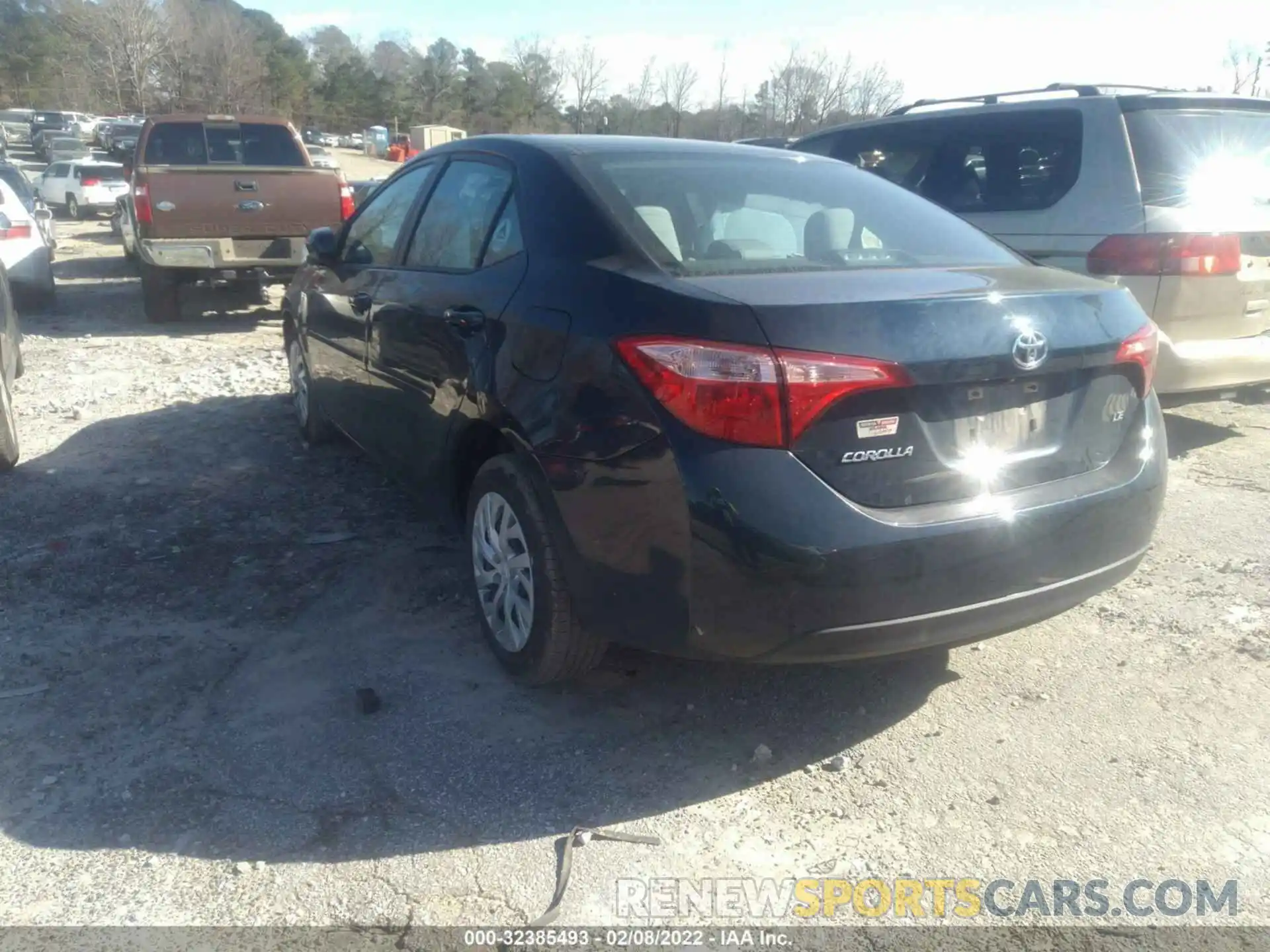 3 Photograph of a damaged car 5YFBURHEXKP862183 TOYOTA COROLLA 2019