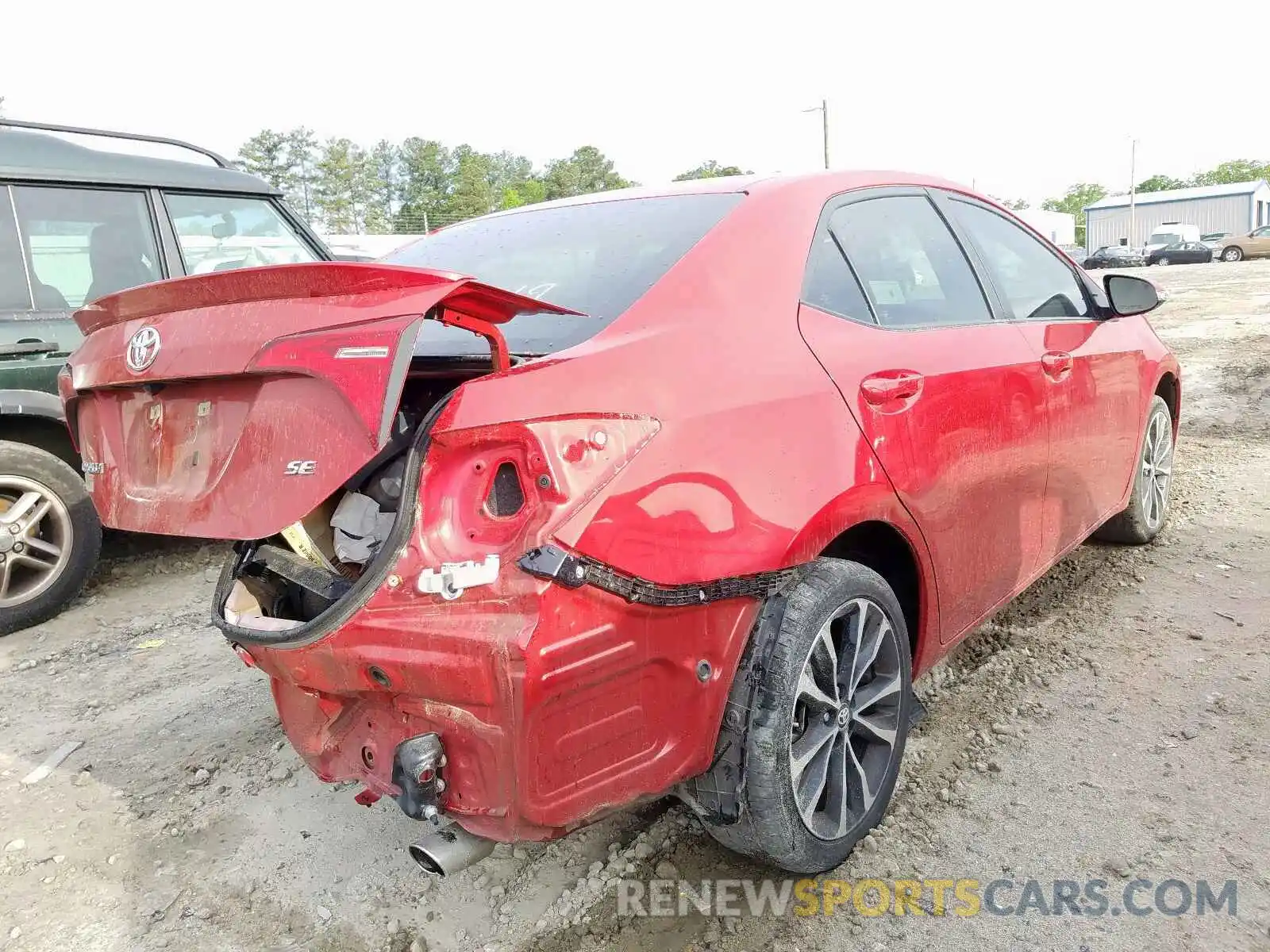 4 Photograph of a damaged car 5YFBURHEXKP862622 TOYOTA COROLLA 2019