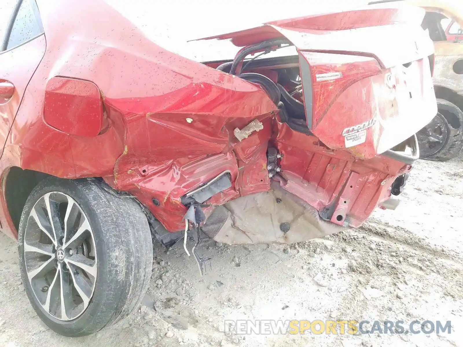 9 Photograph of a damaged car 5YFBURHEXKP862622 TOYOTA COROLLA 2019