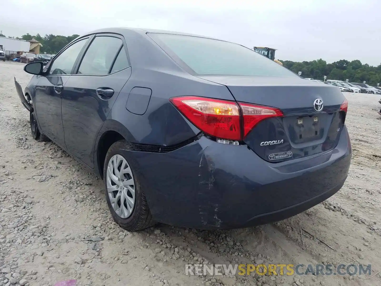 3 Photograph of a damaged car 5YFBURHEXKP863477 TOYOTA COROLLA 2019