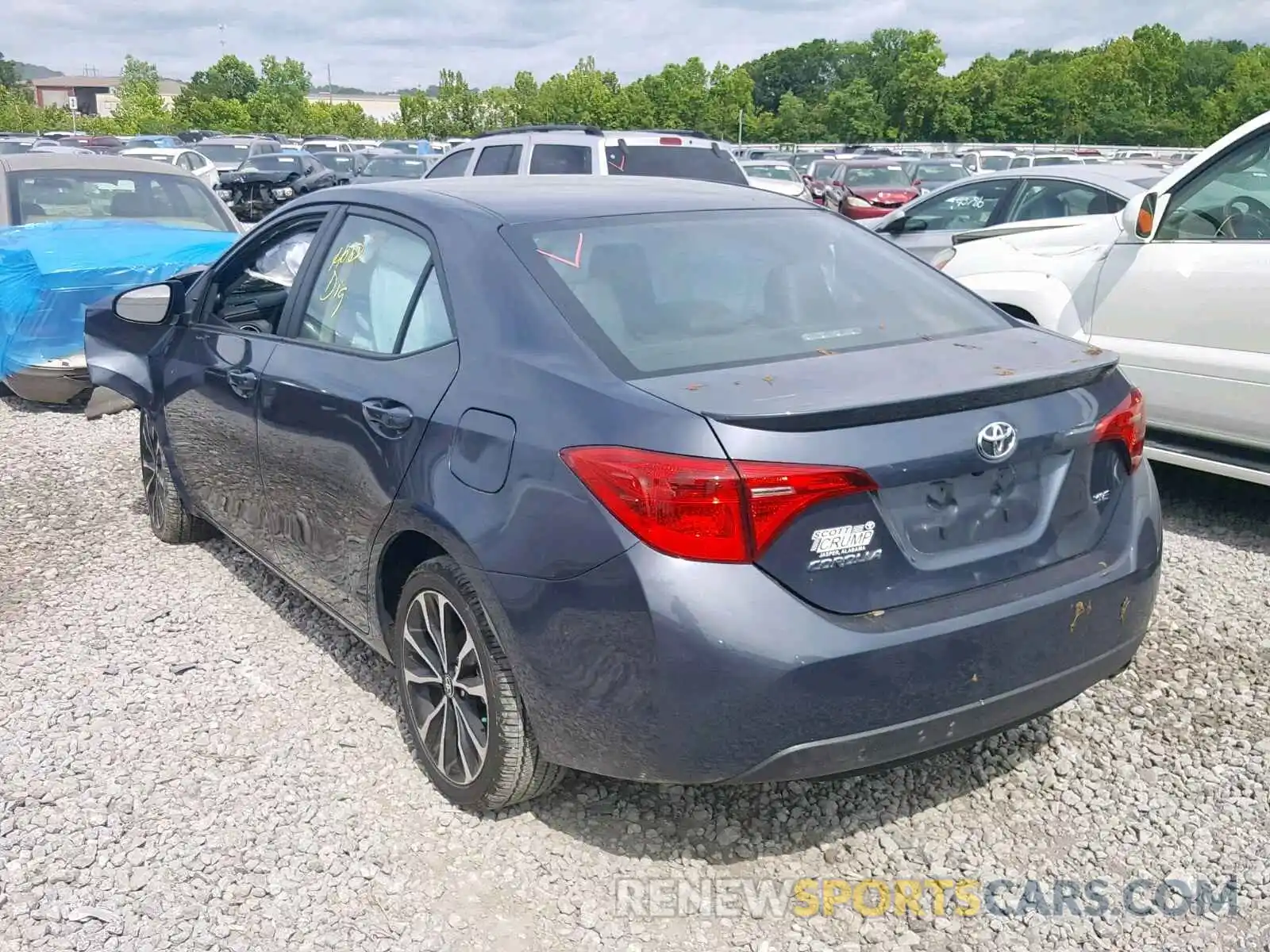 3 Photograph of a damaged car 5YFBURHEXKP863706 TOYOTA COROLLA 2019