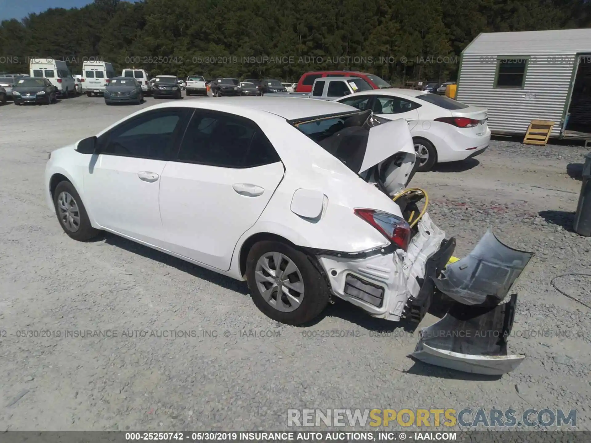 3 Photograph of a damaged car 5YFBURHEXKP864158 TOYOTA COROLLA 2019