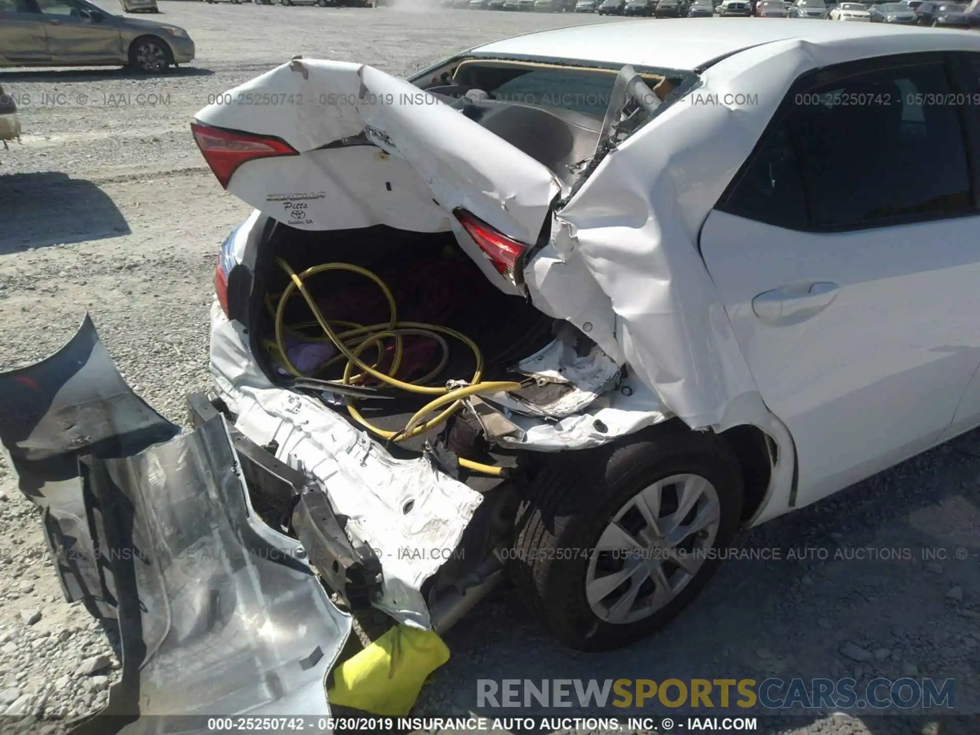 6 Photograph of a damaged car 5YFBURHEXKP864158 TOYOTA COROLLA 2019