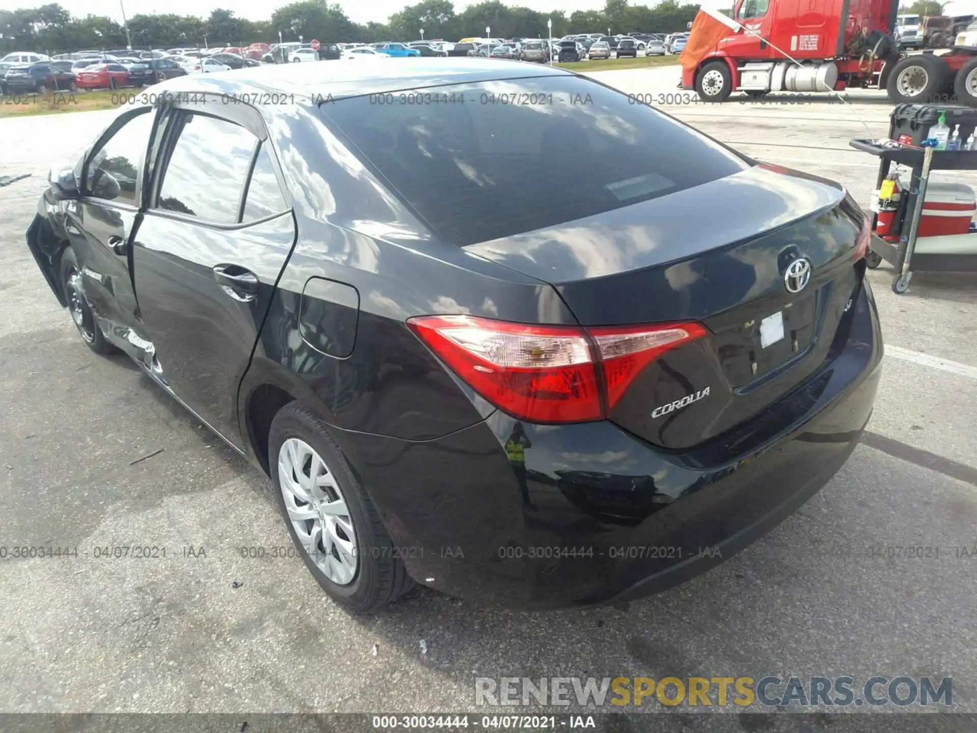 3 Photograph of a damaged car 5YFBURHEXKP864421 TOYOTA COROLLA 2019